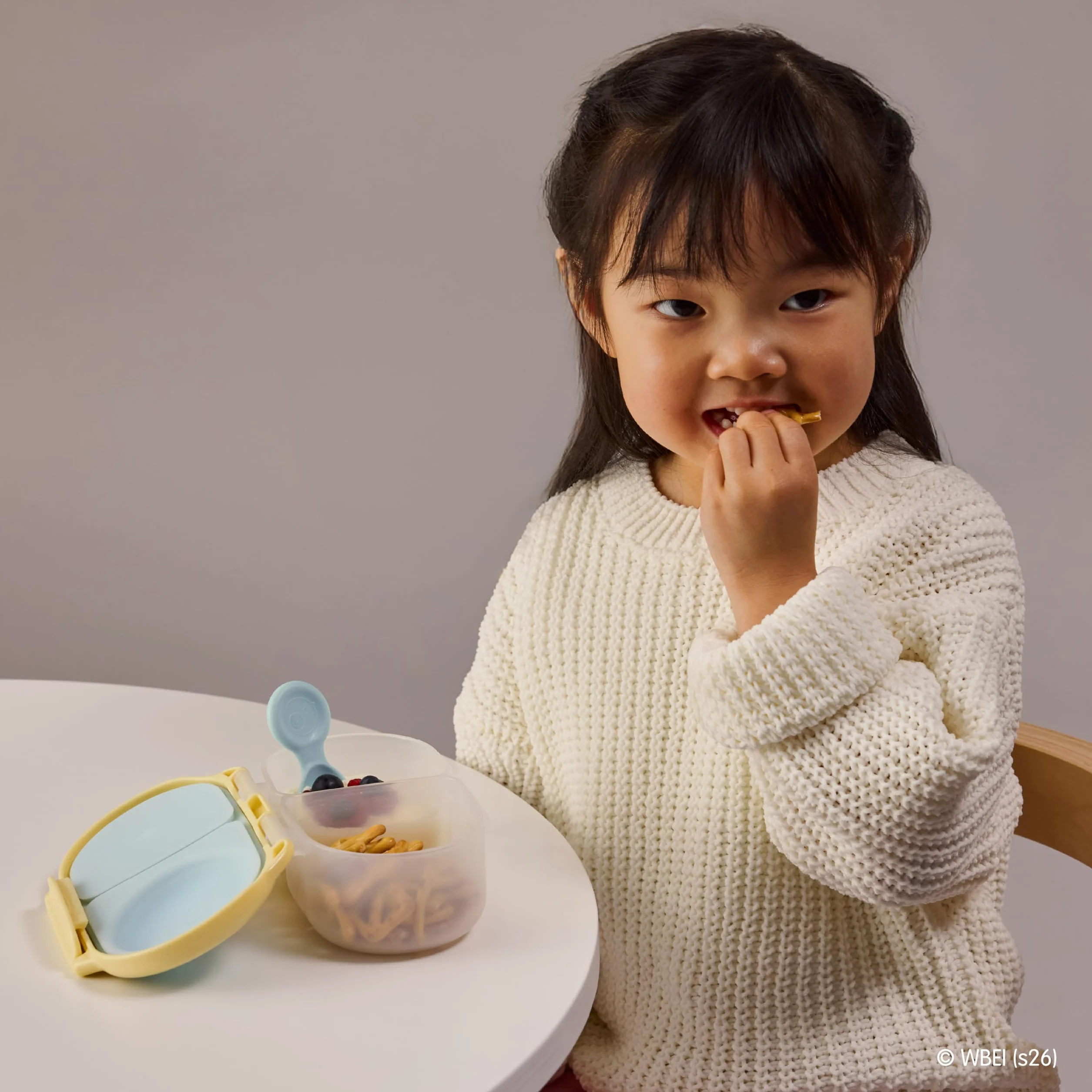 b.box Looney Tunes Fiambrera Infantil con Compartimentos | Bento Box Infantil Mini con 2 Compartimentos Herméticos | Caja de Almuerzo y Picoteo para Niños | Cabe 1 Fruta Entera | Sin BPA