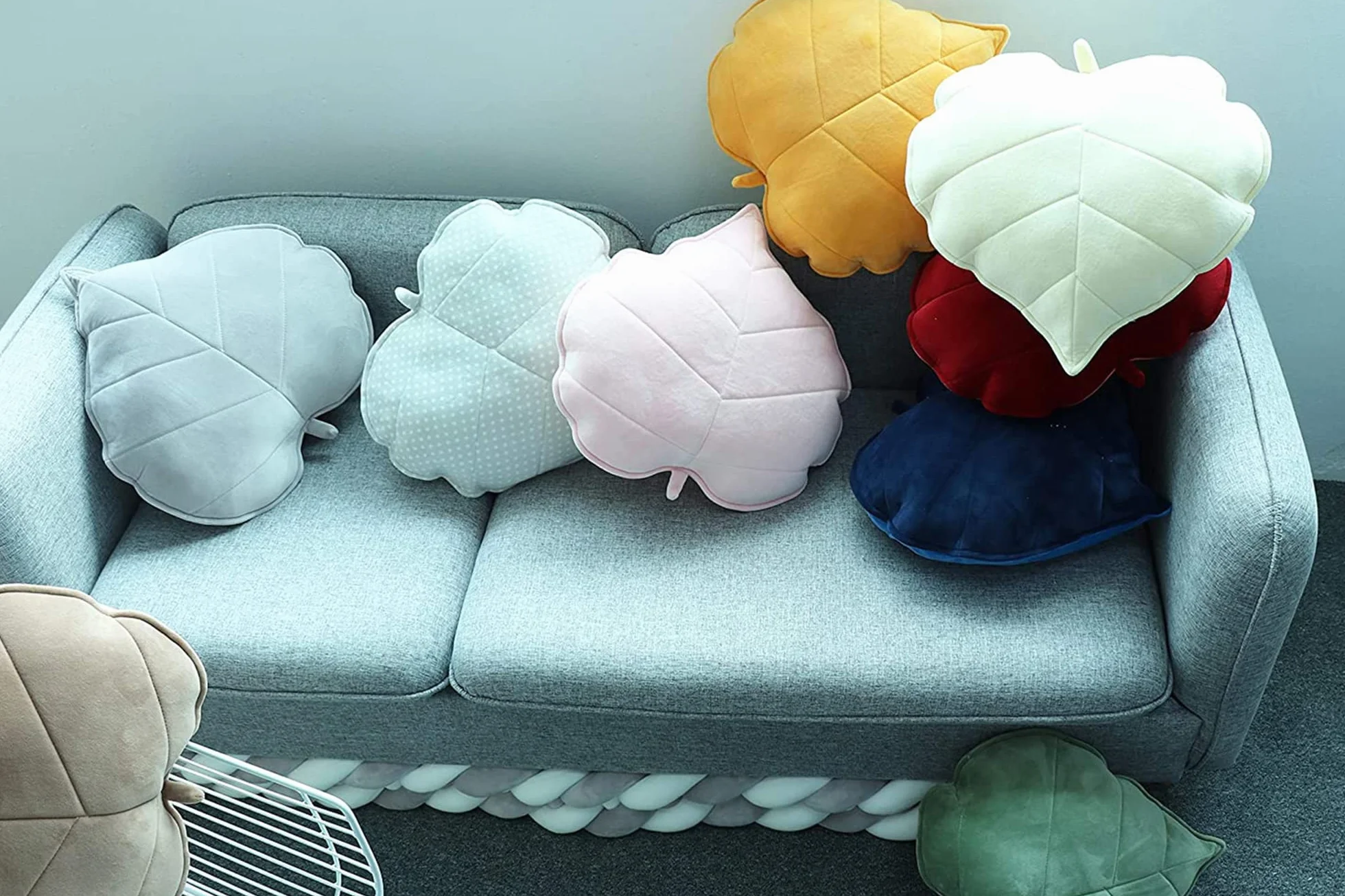 LANFIRE Almohada de Hojas Decorativa de Felpa para Piso y Coche 50cm Marrón