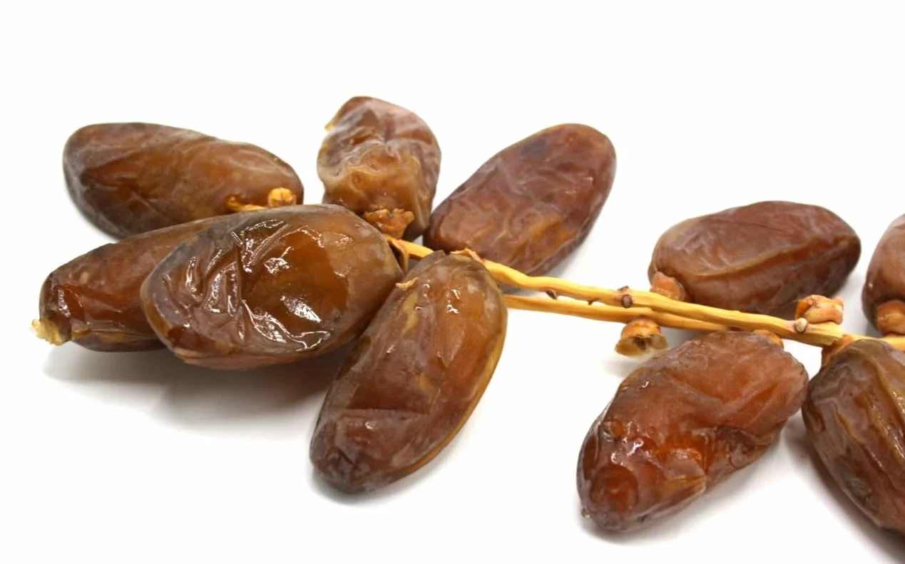 Dátiles Deglet Nour 1Kg en su rama, naturales, con hueso