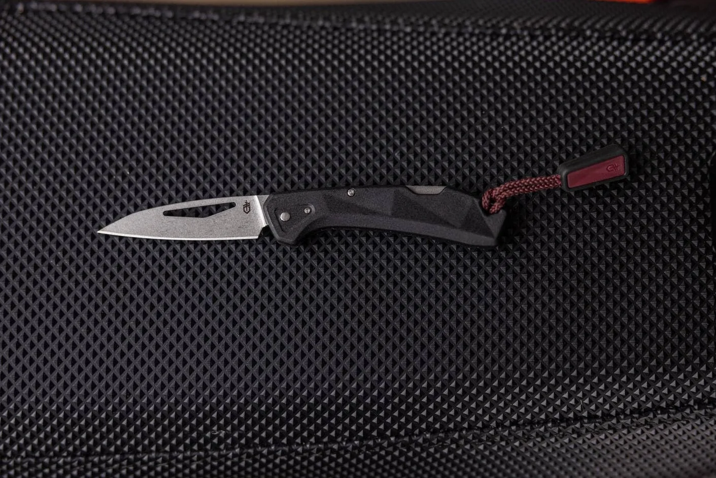 Gerber Navaja de bolsillo con cordón, LST Mini, hoja de acero inoxidable 440A Wharncliffe, escamas del mango de nylon reforzado con fibra de vidrio, longitud de la hoja: 4,8 cm, negro, 1074528