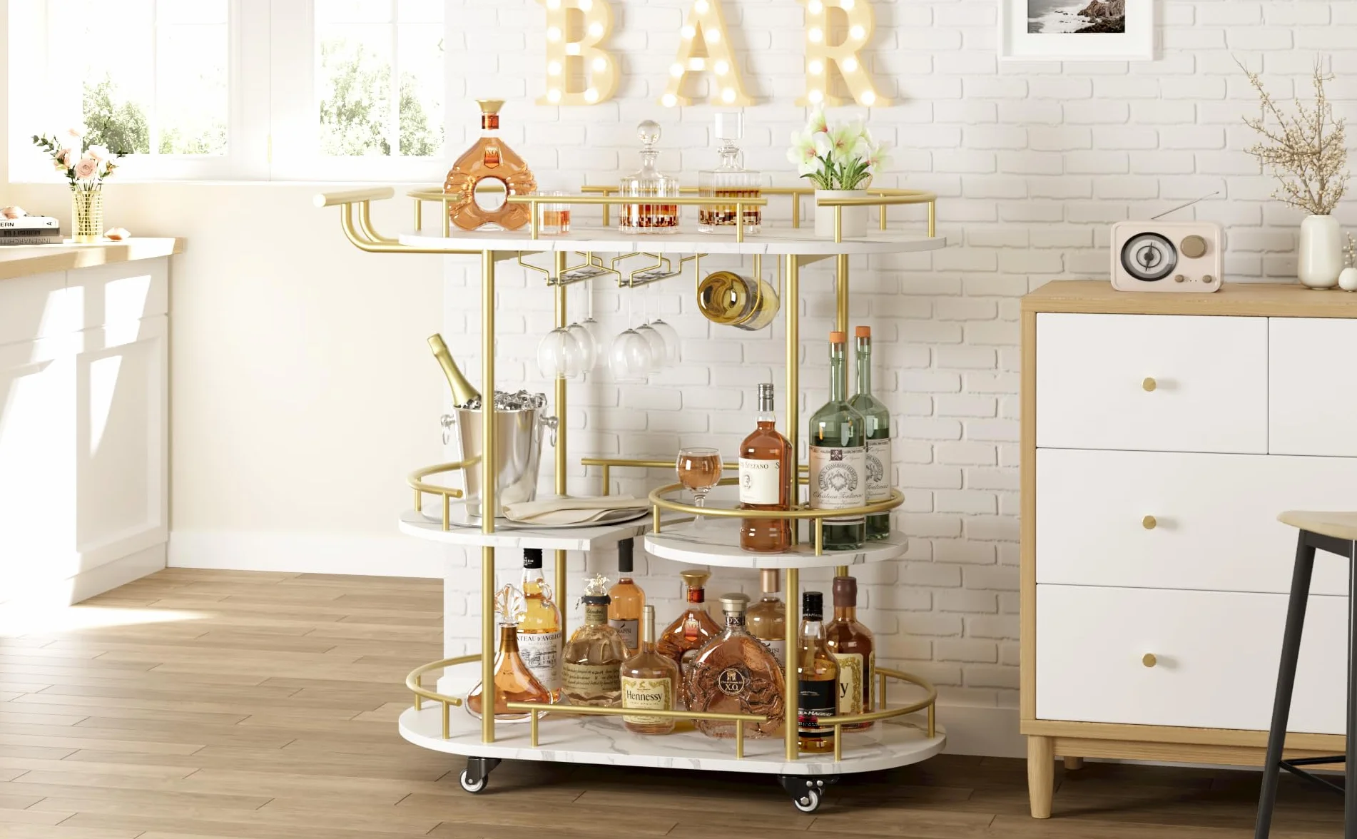 Muebles de Bar,Carros de Vino,Estante de Botellas de 3 Niveles, Ovalado, Base Blanca,Carro de deesert Estructura de Metal Dorado, construcción de gres porcelánico y Metal, Dimensiones 94 × 87 × 40 cm