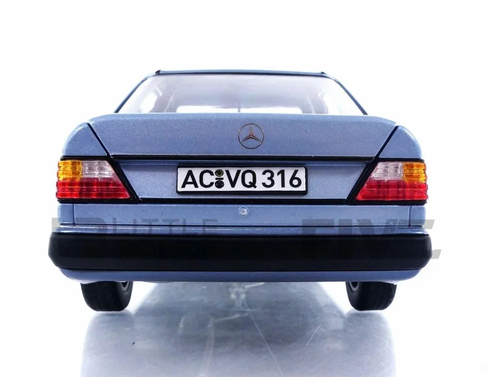 NOREV 1/18 183945 Mercedes-Benz 230 E - 1990 diecast modelcar