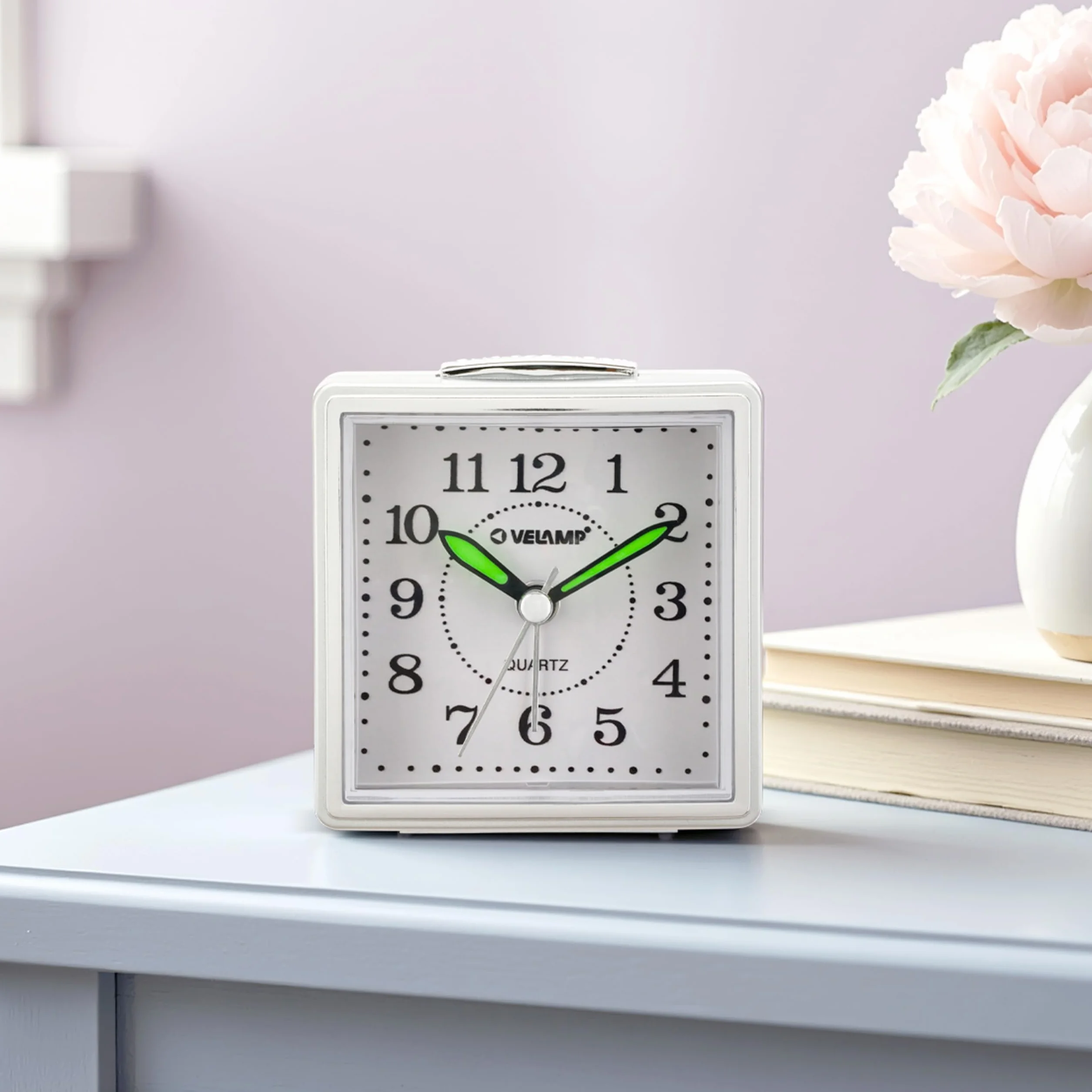 Despertador de mesilla, Reloj Despertador analógico de Cuarzo silencioso con luz, sin tictac, Reloj de Mesa Sencillo con función de repetición, Adecuado para dormitorios, escritorios, Viajes...