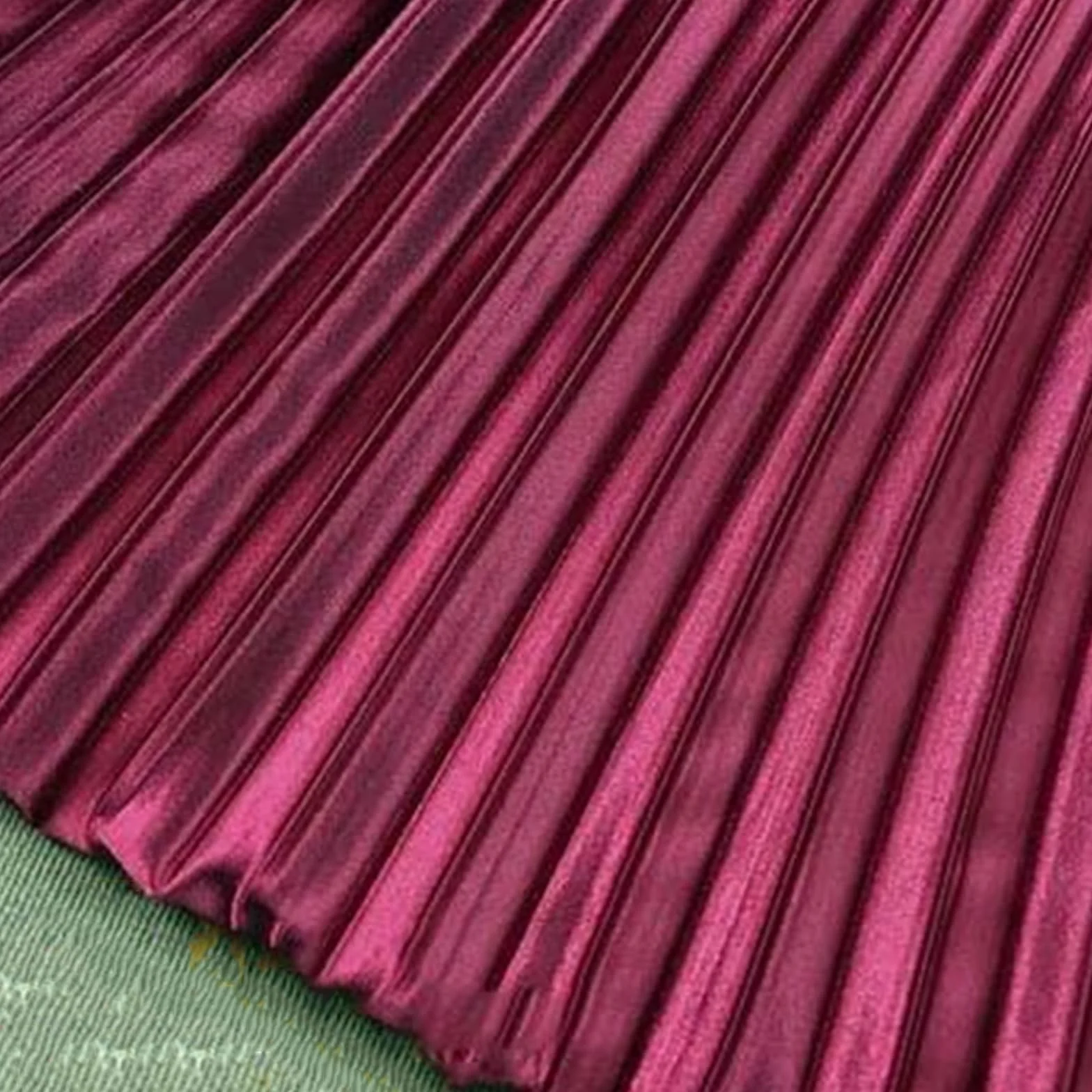 Tela de rayón plisada de 150 cm de ancho, color sólido, rayas grandes, hilo de imitación de órgano, transpirable, tejido de punto para hacer vestidos y faldas
