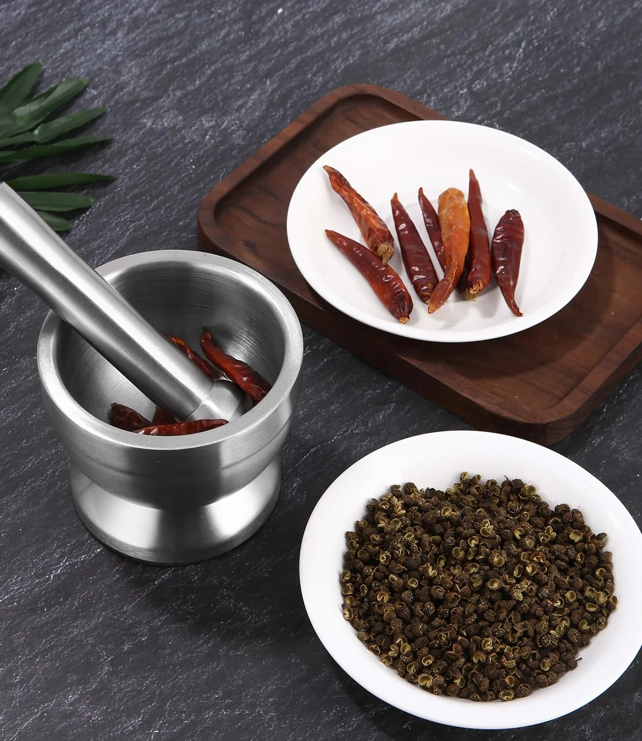 Mortero de Cocina de Acero Inoxidable Con Cuchara y Tapa de Silicona - Molinillo de Especias de Primera Calidad, Trituradora y Tazón de Hierbas - Perfecto Para Moler, Mezclar y Almacenar