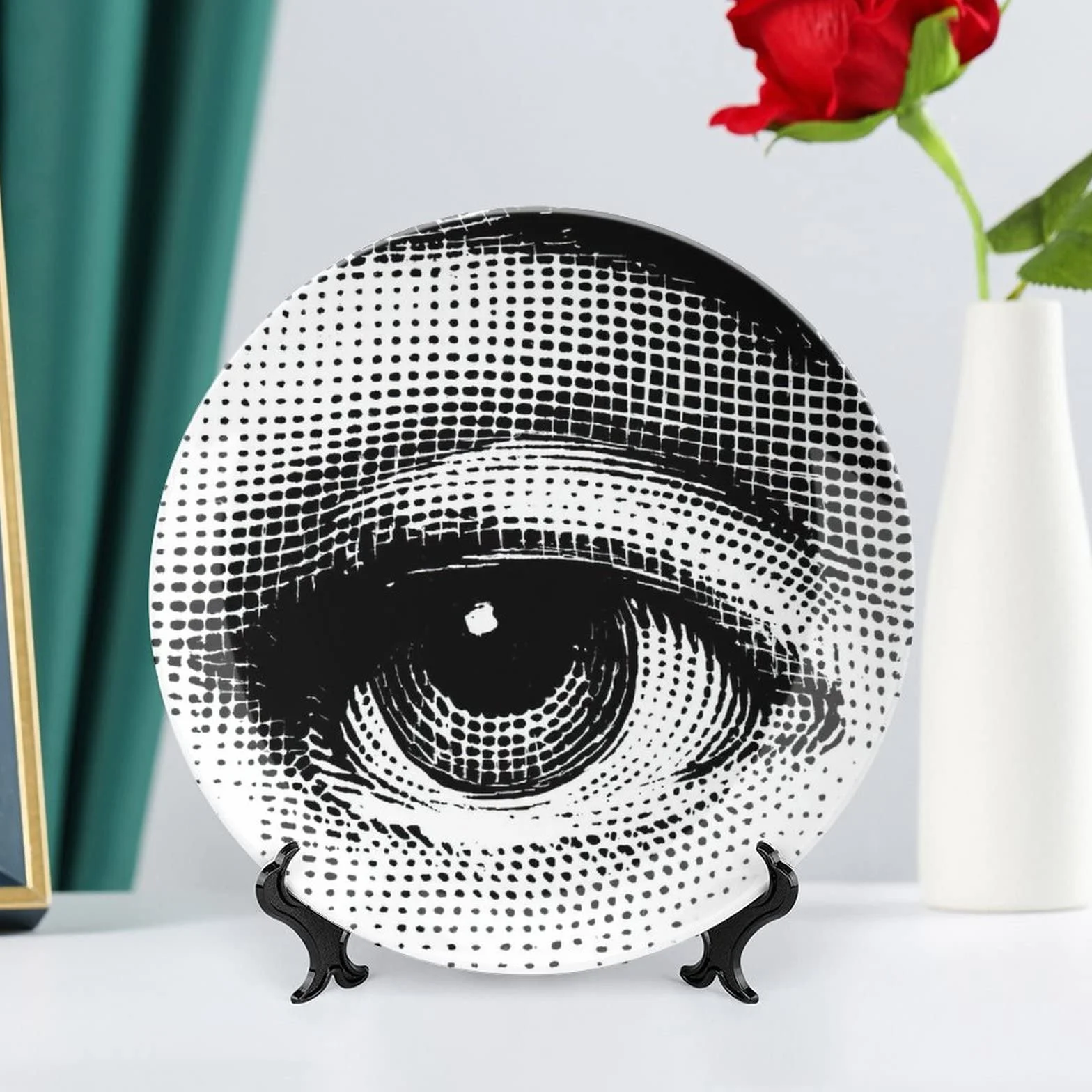 Lina Cavalieri Plato decorativo de pared misterioso 25,4 cm A1 con soporte y gancho