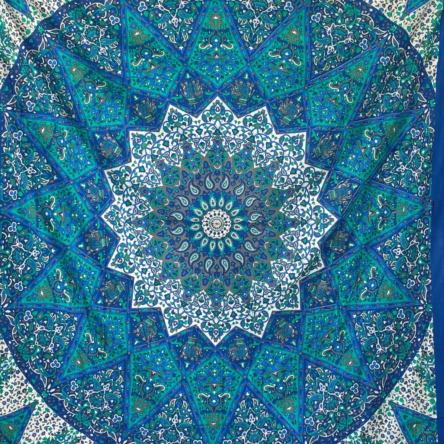 MOMOMUS Manta de Pícnic para la Playa - Fina, Antiarena, XXL - Alfombra, Esterilla o Manta de Playa Grande - Ideal para Pícnics, Campings y Excursiones - Azul, 210x230 cm