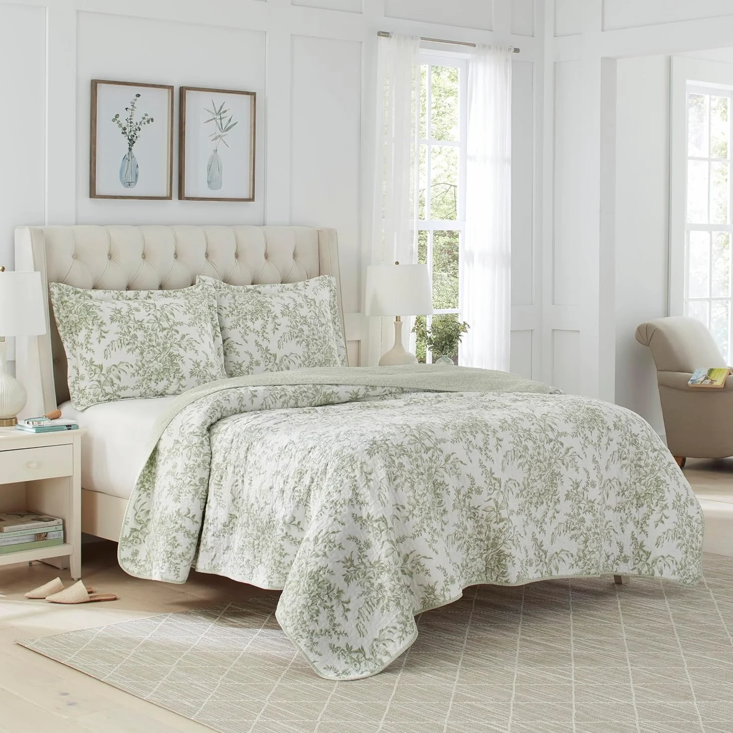 Laura Ashley - Juego de edredón King, Ropa de Cama Reversible de algodón con Fundas a Juego, decoración Ligera para el hogar para Todas Las Estaciones (Bedford Verde/Blanquecino, King)