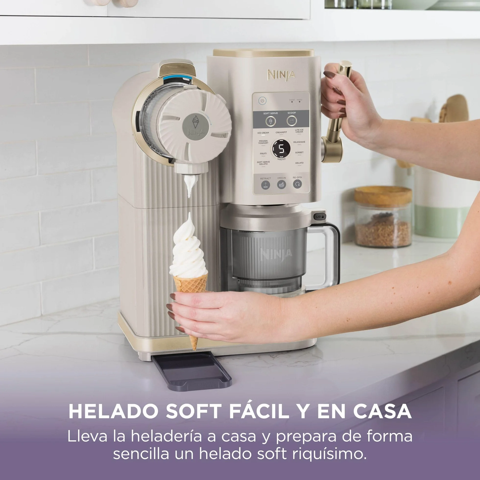 Ninja CREAMi Scoop & Swirl La heladera con 2 tarrinas y 13 funciones prepara helados, helados cremosos, gelatos, batidos y más, y cuenta con la opción de añadir extras, piedra/dorado, NC701EUSTGD