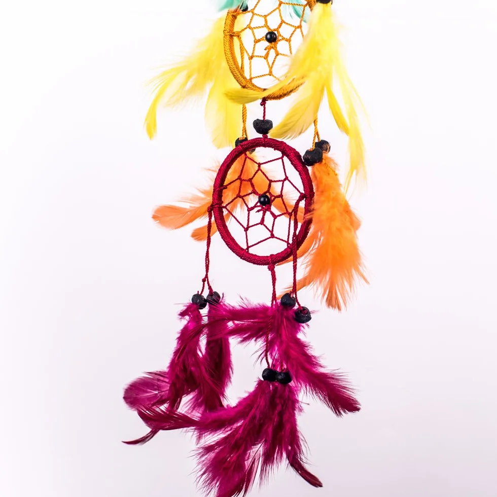 Pink Pineapple Atrapa Sueños Largo Bohemio: Arte de Pared de Dreamcatcher Colgante Ético con Plumas y Cuentas, de Color Arco Iris con Diseño de Ganchillo Tradicional - 6cm de Ancho, 50cm de Largo