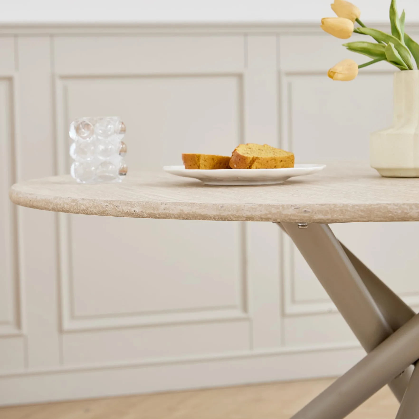 Juego de Mesa y Sillas de Comedor Mesa de Comedor Redonda de 115 cm y 4 Sillas Tapizadas en Lino, Adecuadas para Cocina, Sala de Estar y Comedor (Amarillo Claro +Beige)