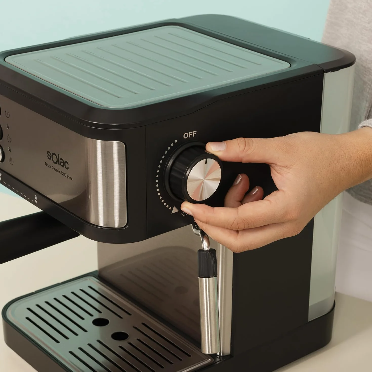 Solac – Cafetera Espresso Taste Classic | 850W | Presión 20 bares | Depósito 1,8L | Brazo 1 y 2 salidas | Vaporizador | Superficie Calienta tazas | Apagado automático