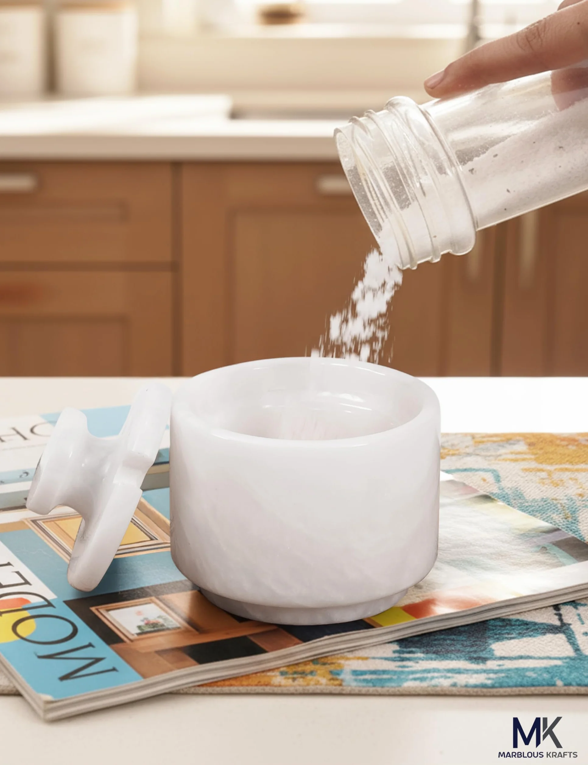 MARBLOUS KRAFTS Salero de mármol con tapa y cuchara de 3" blanco, recipiente pequeño para sal en escamas, tarro de condimentos, almacenamiento de especias para encimera, ideal para caja de sal, tarro