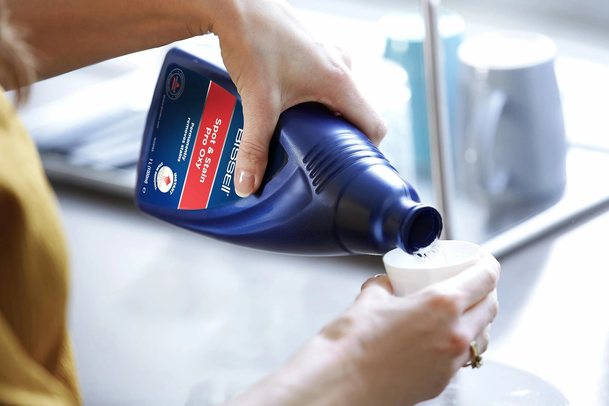 BISSELL Spot & Stain Pro Oxy, Solución limpiadora 1L con StainProtect