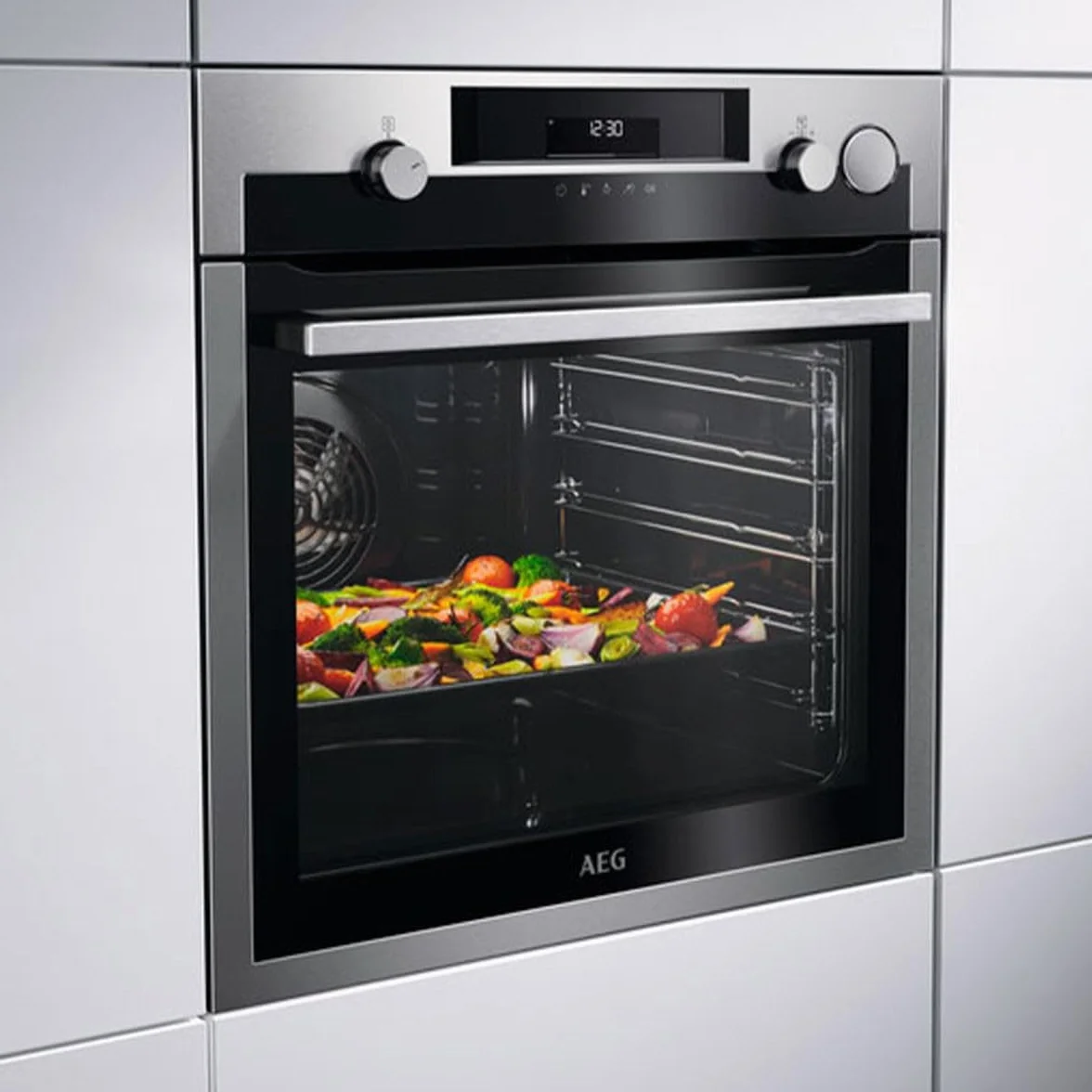 AEG BSE572360M Horno Multifunción, Limpieza Pirolítica, 9 funciones + Vapor, Sonda Térmica, Display Táctil, 45 programas automáticos, Antihuellas, Cierre Suave, Inox, A+, 72 Litros