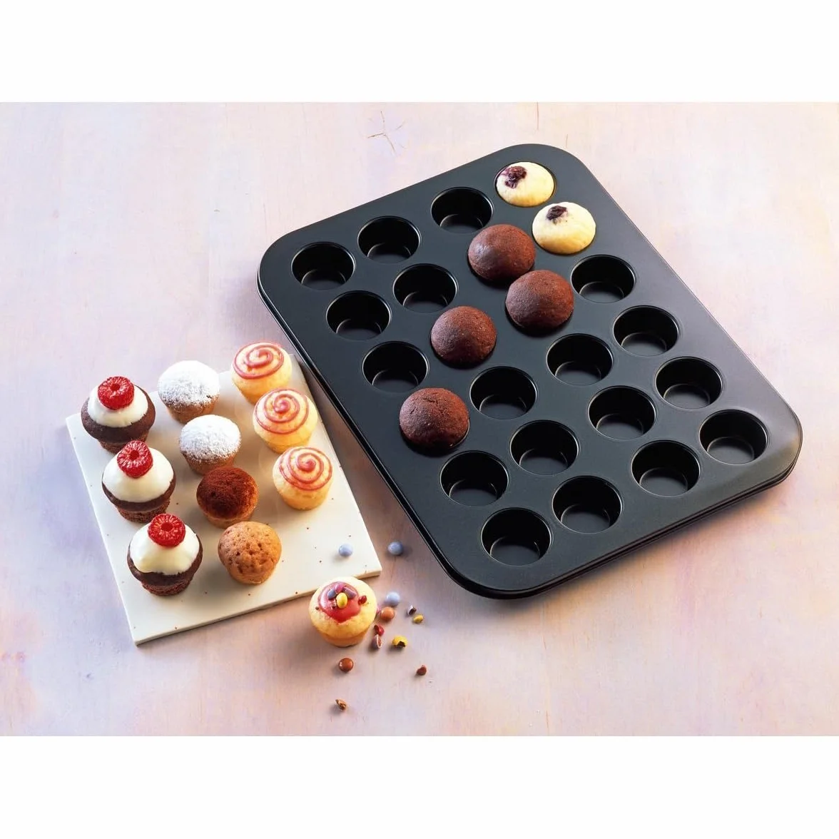 ORIGINAL KAISER - Molde 24 Mini Magdalenas, Molde para Mini Muffins de 38 x 27, Acero con Revestimiento Antiadherente, Negro