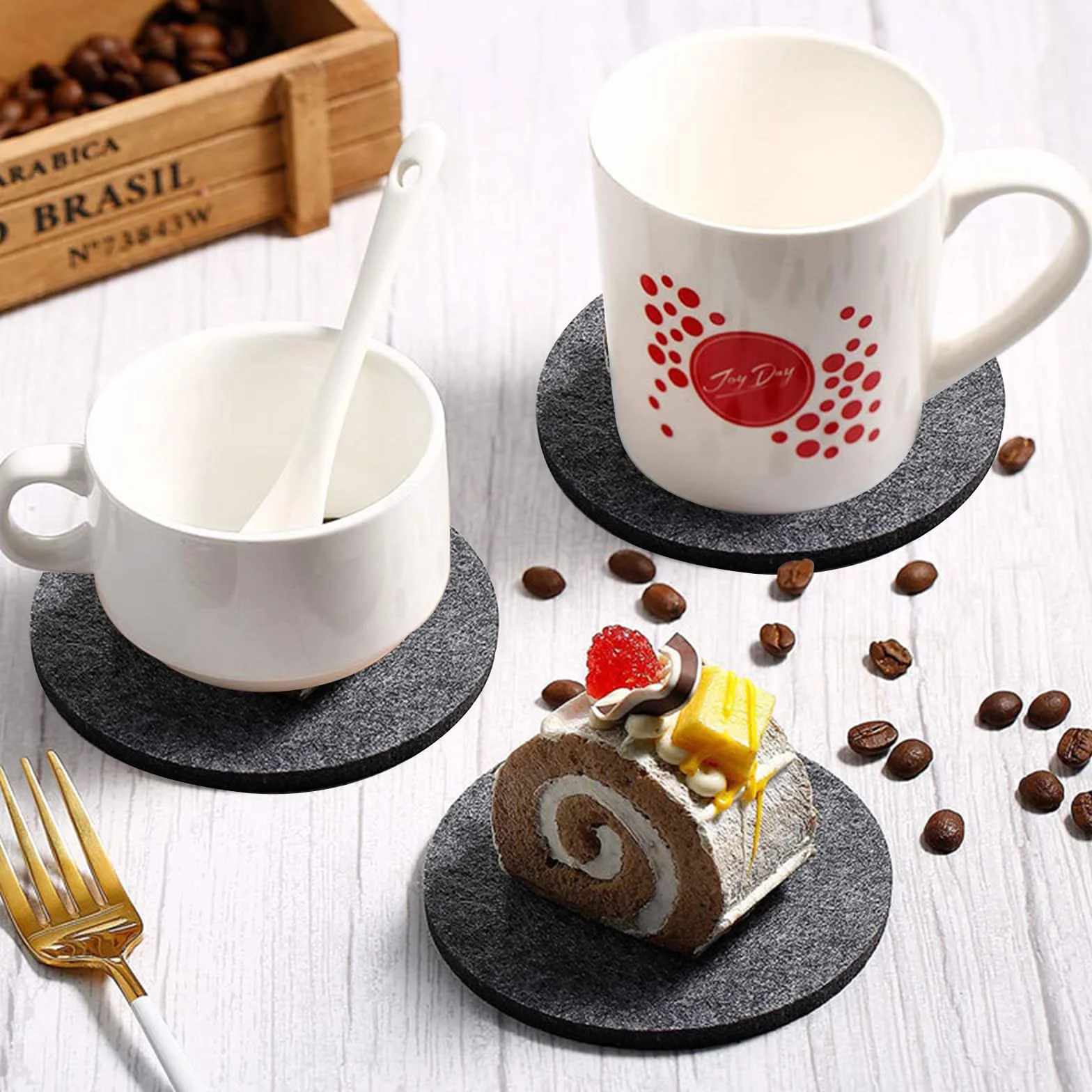 12 Piezas Posavasos de Fieltro Redondo,10 cm Diámetro Grosor 3 mm Posavasos Antideslizante Aislado y Resistentes al Calor Lavables Premium para Vasos Taza Macetas Café o Té Etc (Gris Oscuro)
