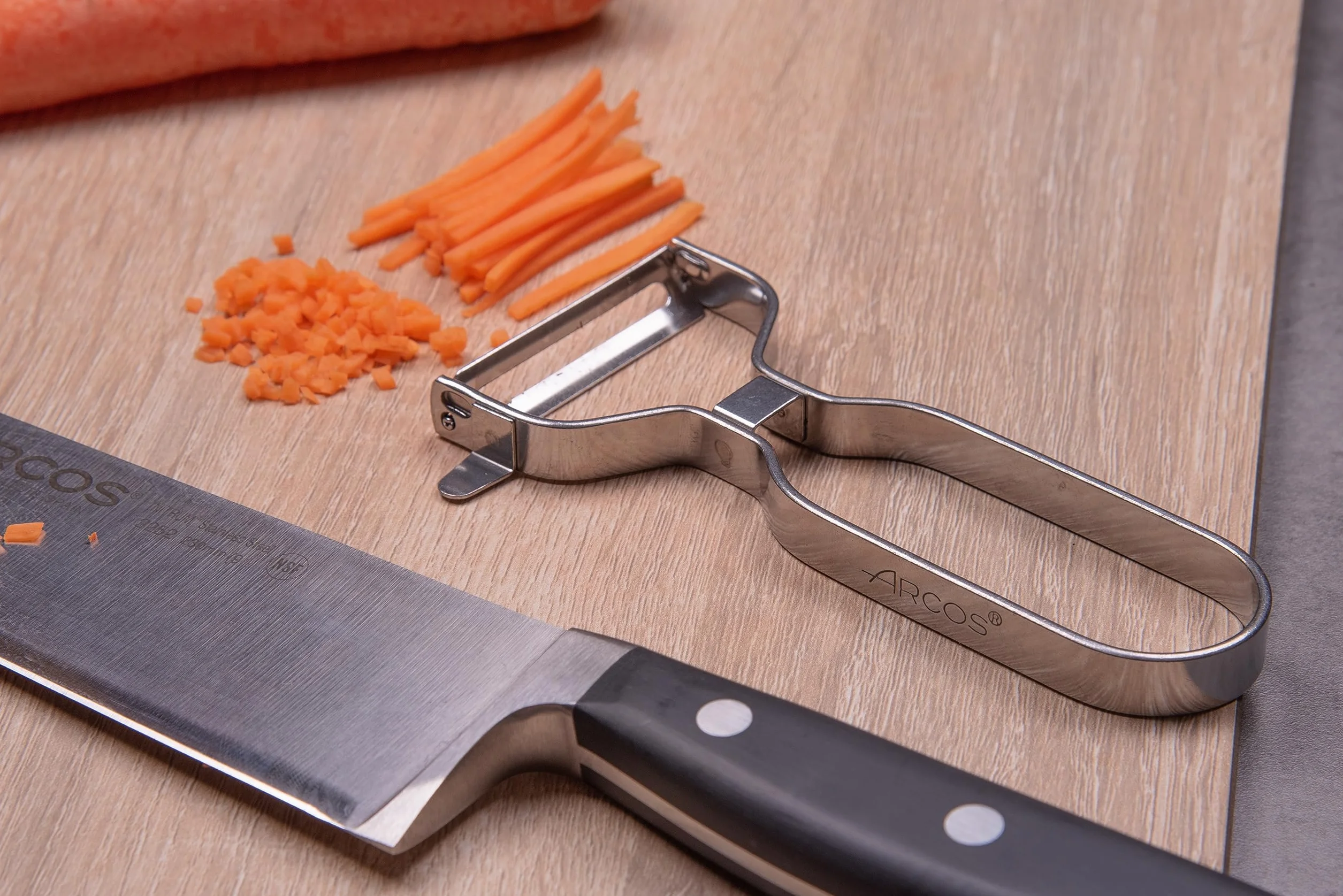 ARCOS Pelador Profesional 130mm Acero Inoxidable Cromado para Frutas y Verduras