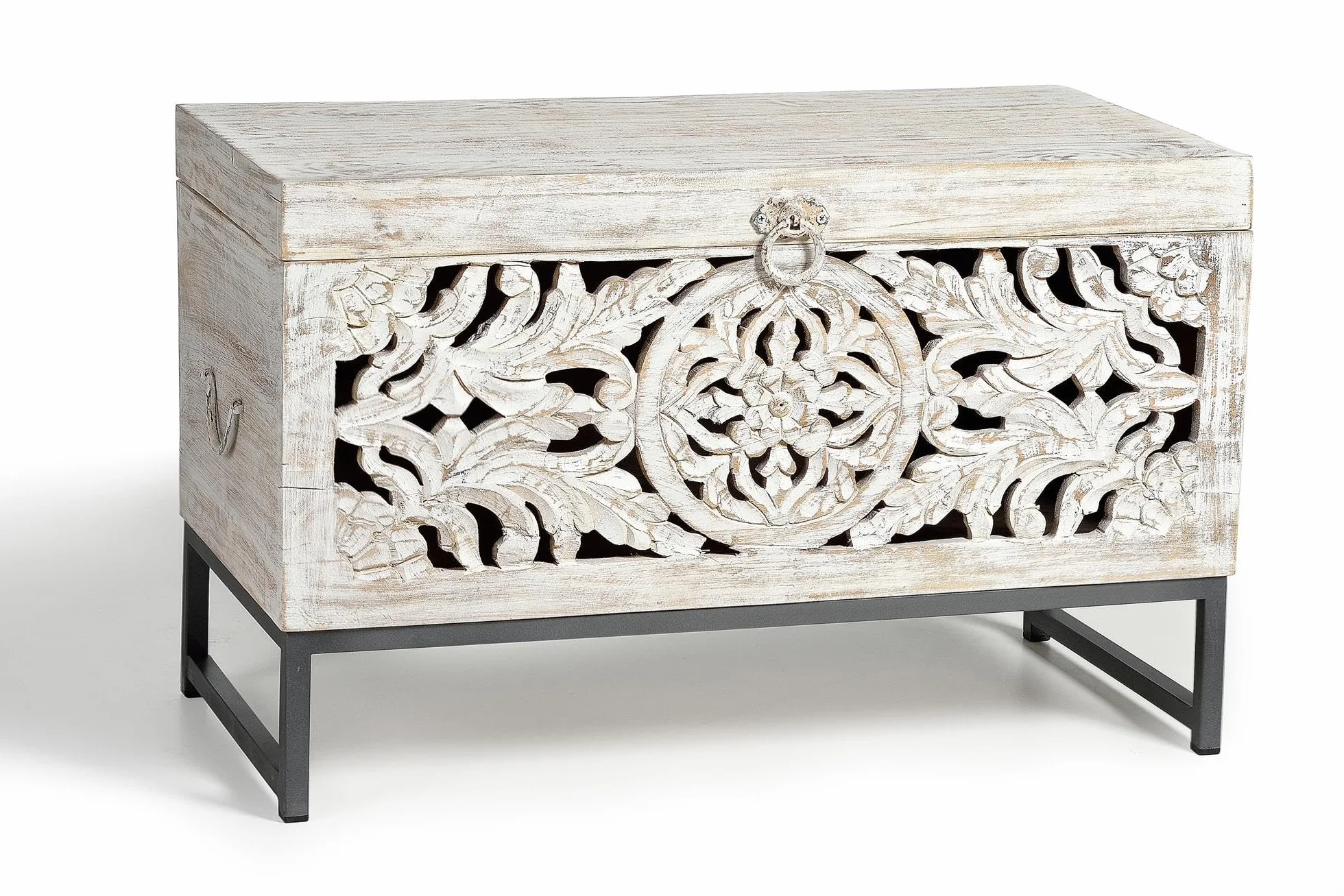 GC GINER & COLOMER Baúl de Madera de Mango Tallado a Mano con Base de Metal - Cofre de Almacenaje Blanco Envejecido 50 x 80 x 40 cm - Colección Mykonos