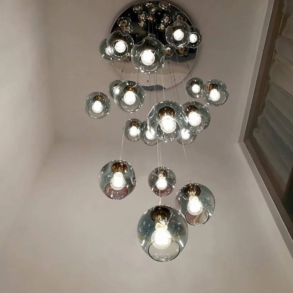 PTLYE Lámpara de araña de Escalera Grande de 18 Bolas, Moderna, Minimalista, Creativa, para Hotel, Villa, Escalera, lámpara Colgante clásica de Bola de Cristal Azul, luz de Techo Grande para Sala