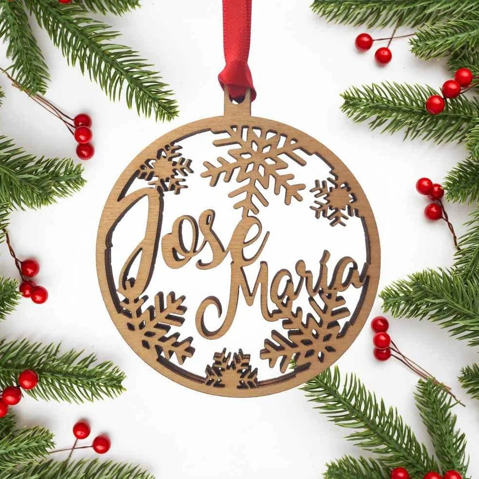 Bola de Navidad Personalizada con Nombre Madera Copos de Nieve Adorno Árbol Navidad Cordel Raso Rojo