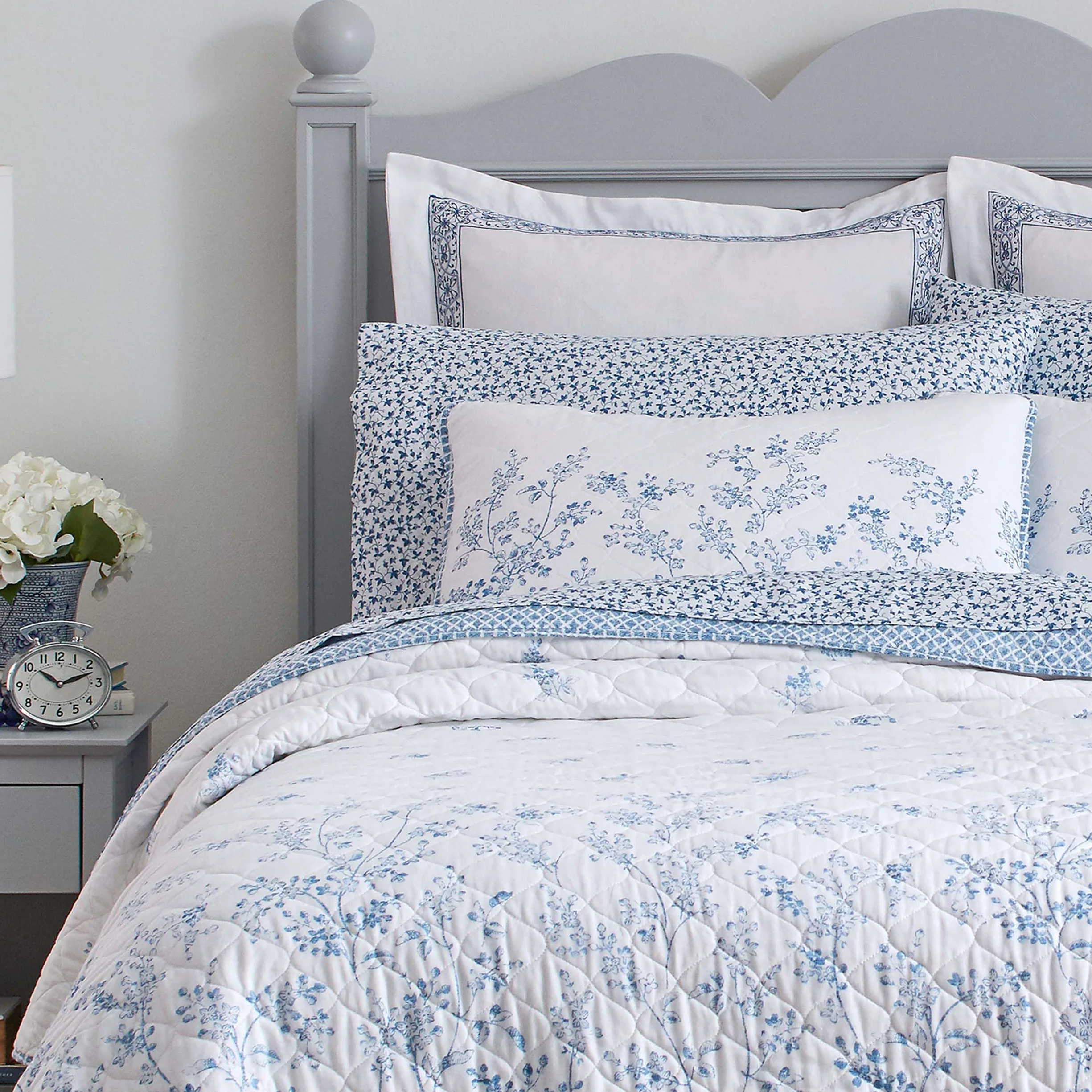 Laura Ashley Juego de edredón, 100% algodón, Azul, tamaño King