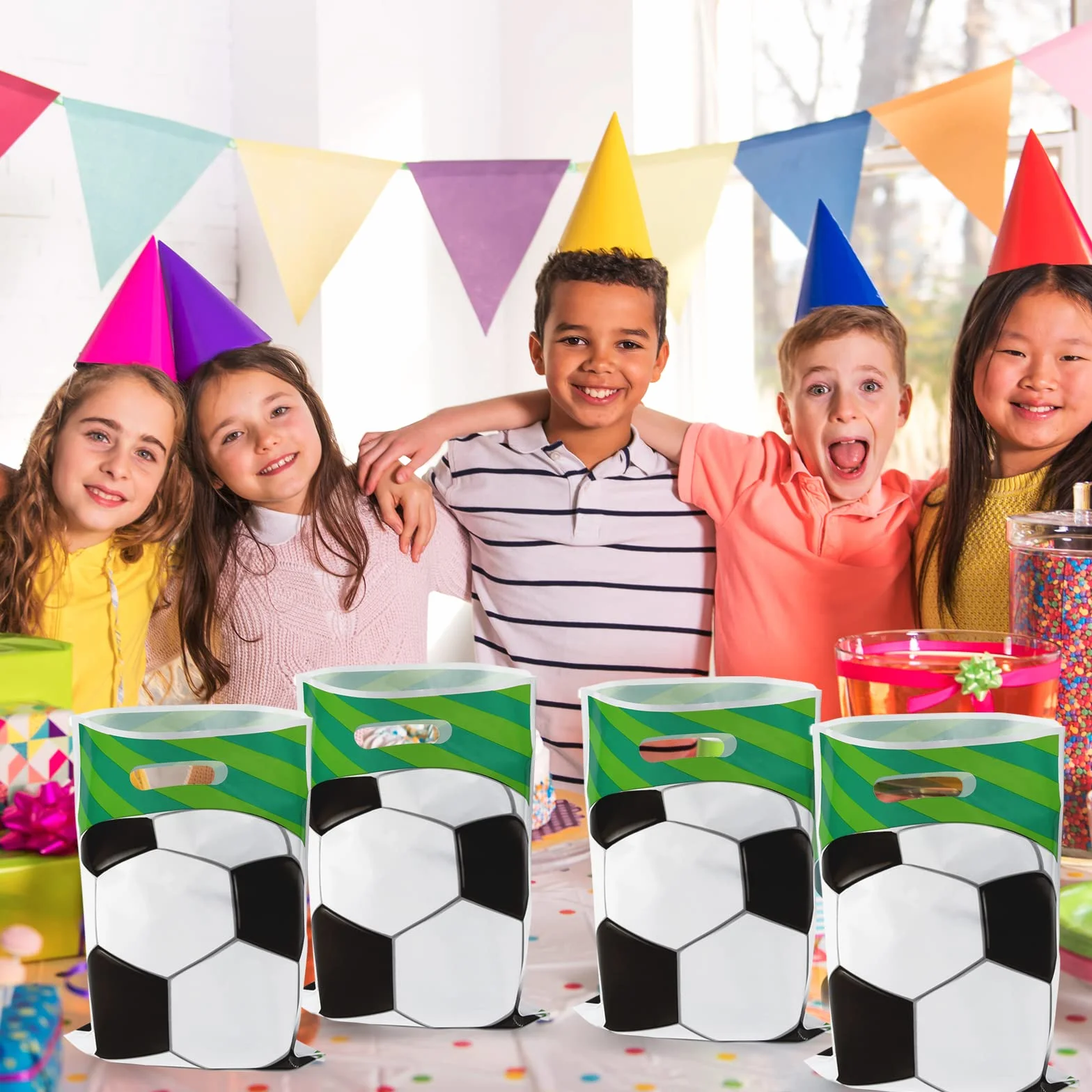ASTARON 30 bolsas de regalo de cumpleaños de fútbol para fiestas infantiles, bolsas de plástico para fiestas de fútbol, ​​bolsas de regalo para niños, regalos de fútbol, ​​suministros de decoración