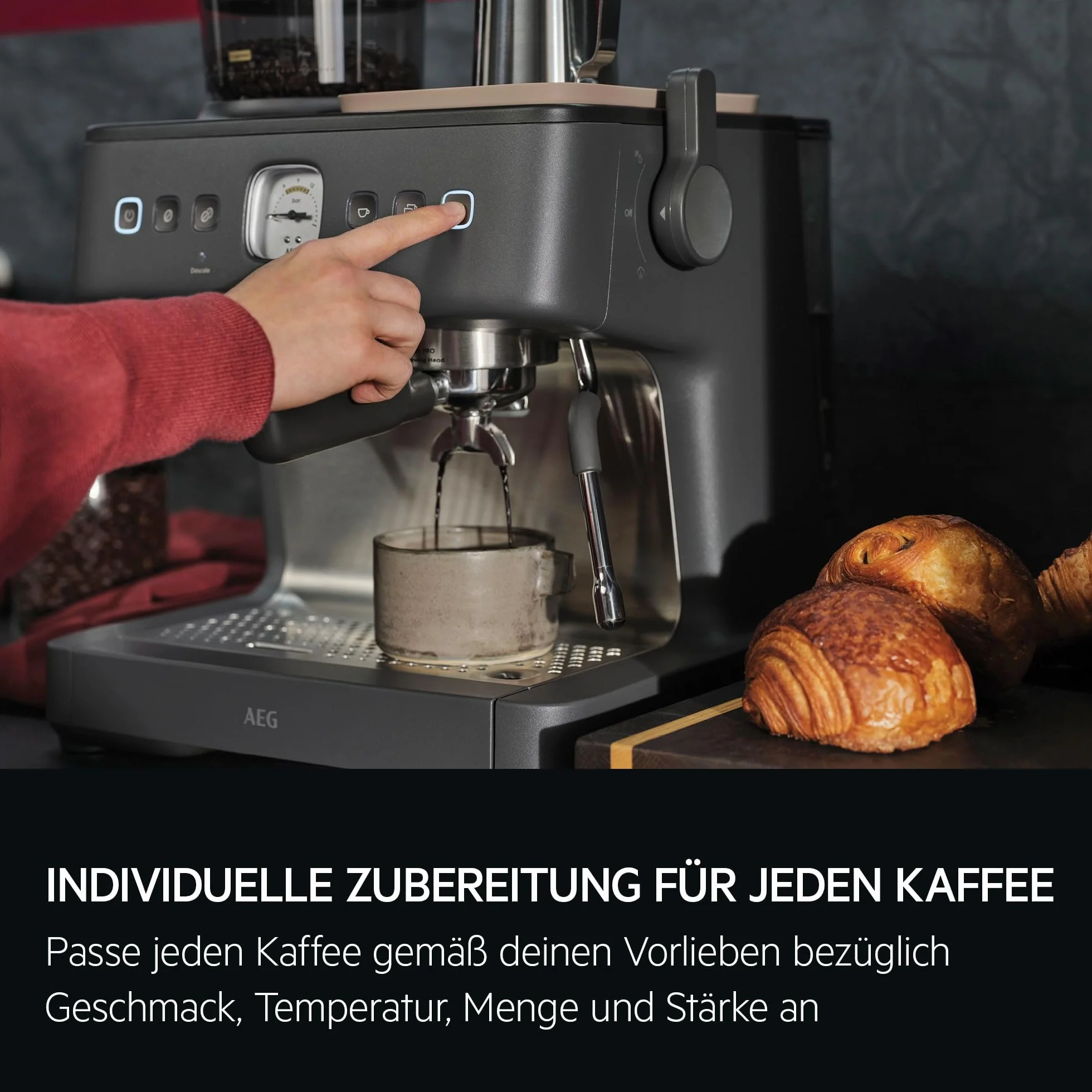 AEG Máquina portafiltros Espresso EC8-1-8BP – Dual Thermoblock, 30 grados de molienda, 20 bares de presión, control de temperatura PID, cabezal de preparación de 58 mm, espumador de leche, calentador