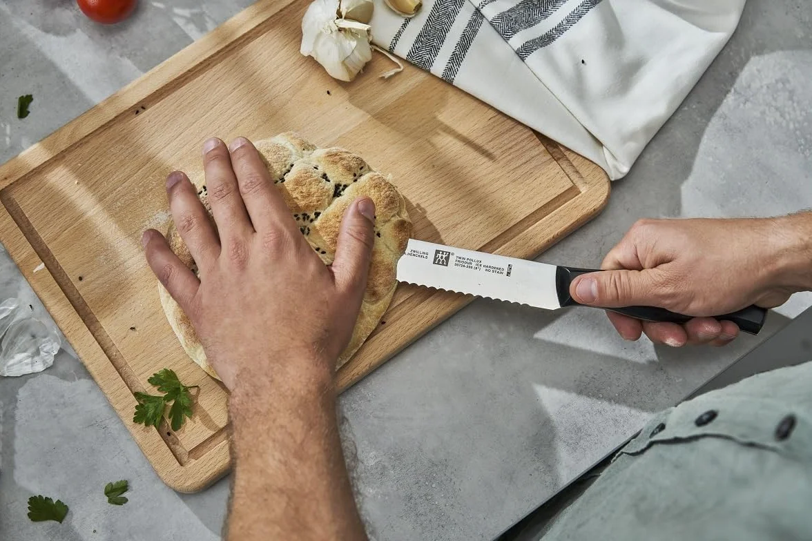 ZWILLING Cuchillo de pan, Longitud de la hoja: 20 cm, Hoja dentada, Mango especial de acero inoxidable/plástico, Twin Pollux