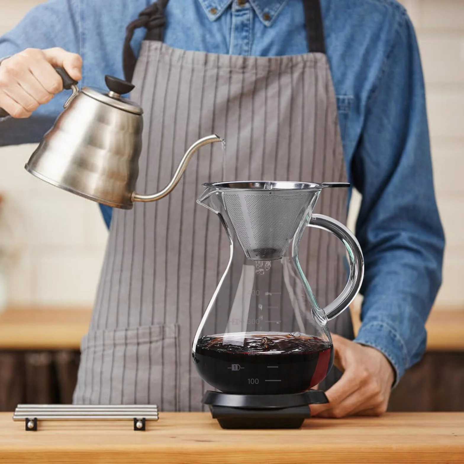 Pour Over Coffee Maker, 400ml Vaso Cafetera Goteo Manual con Filtro Café Reutilizable y Mango Resistente al Calor, Cafetera Goteo Pequeña Prepara Hasta 2 a 3 Tazas para Baristas