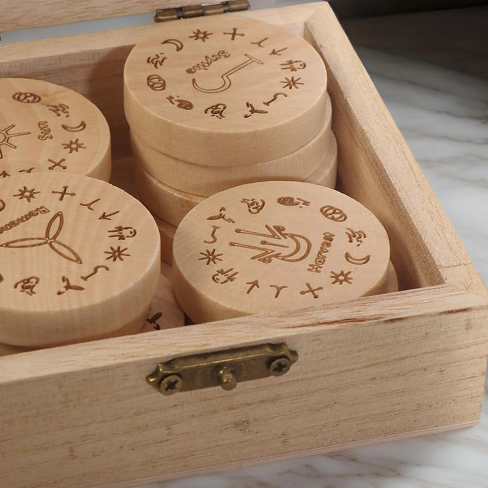 Juego de runas de brujas con piedras, juego de runas de madera | Runas de madera de predicción | Juego de runas de adivinación, juego de meditación de runas nórdicas, runas de predicción de brujas por