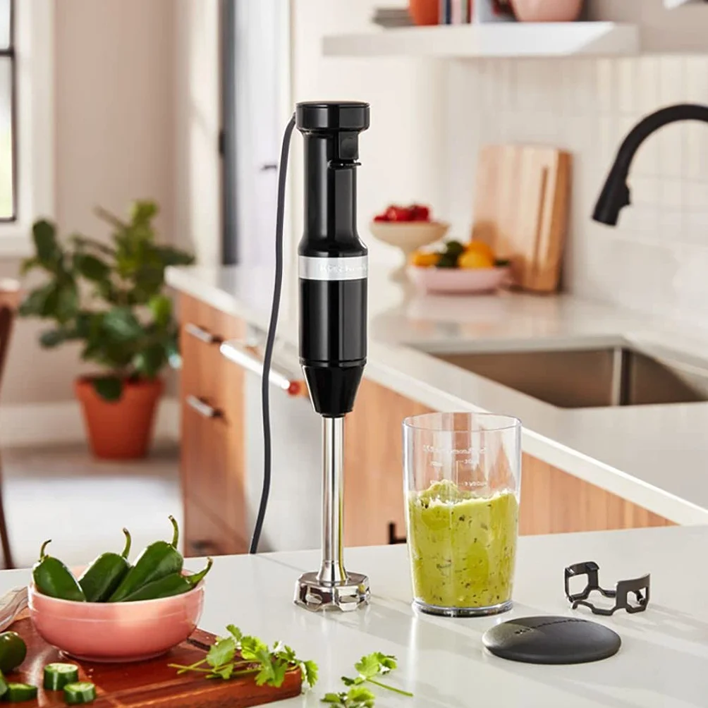 KitchenAid Batidora de Mano Clásica, Velocidad Variable 8250–11600 RPM, Mezcla, Tritura, Emulsiona y Espuma, Brazo y Protector Extraíbles, Vaso 700ml sin BPA, Diseño Ligero, Onyx Black