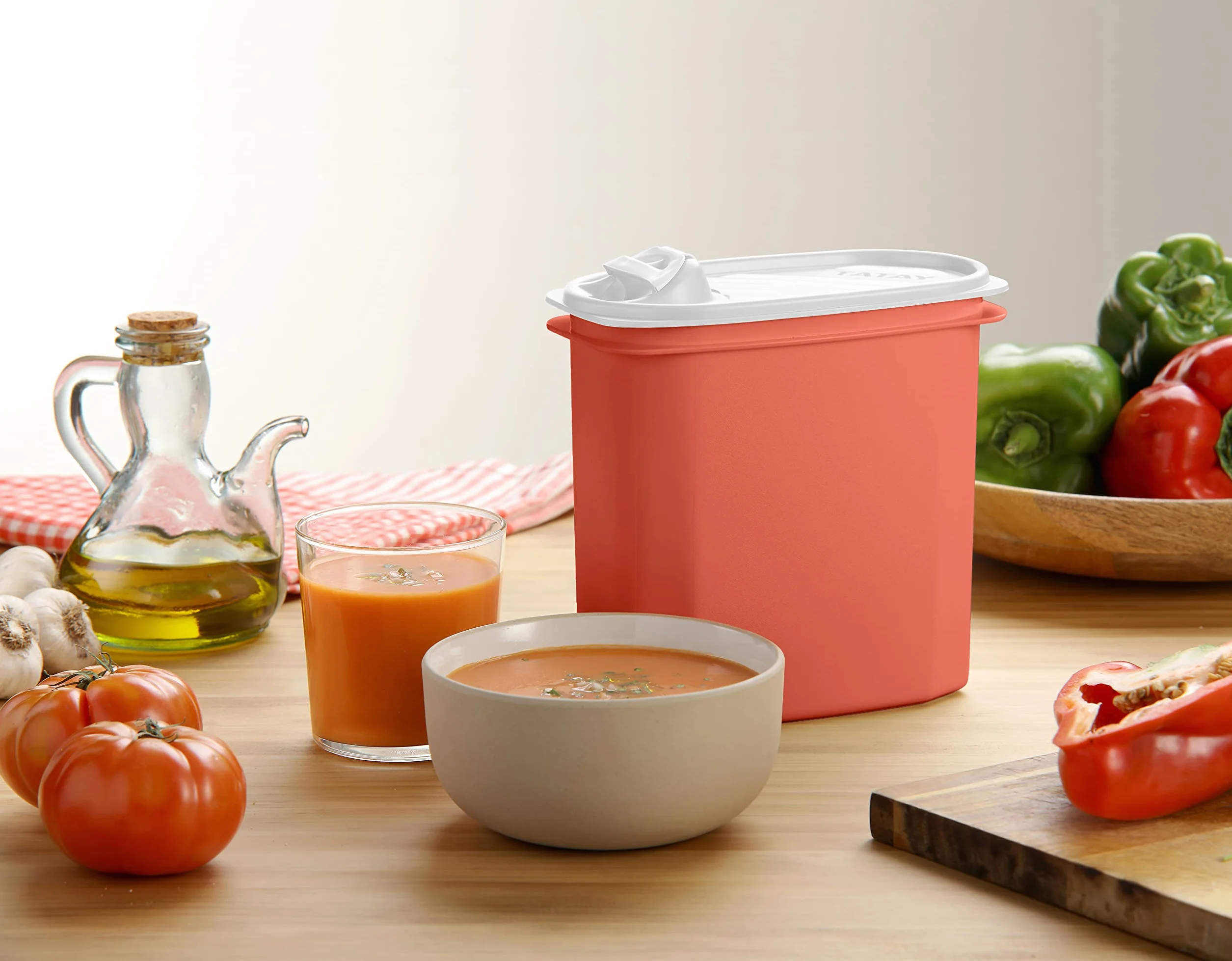 Tatay Porta Gazpacho 2L Tapa a Presión Top Flex con Vertedor, Jarra Para Gazpacho, Apto Microondas, Lavavajillas, Nevera, Congelador, Plástico Libre de BPA, 18,4x9,7x19 cm, Naranja