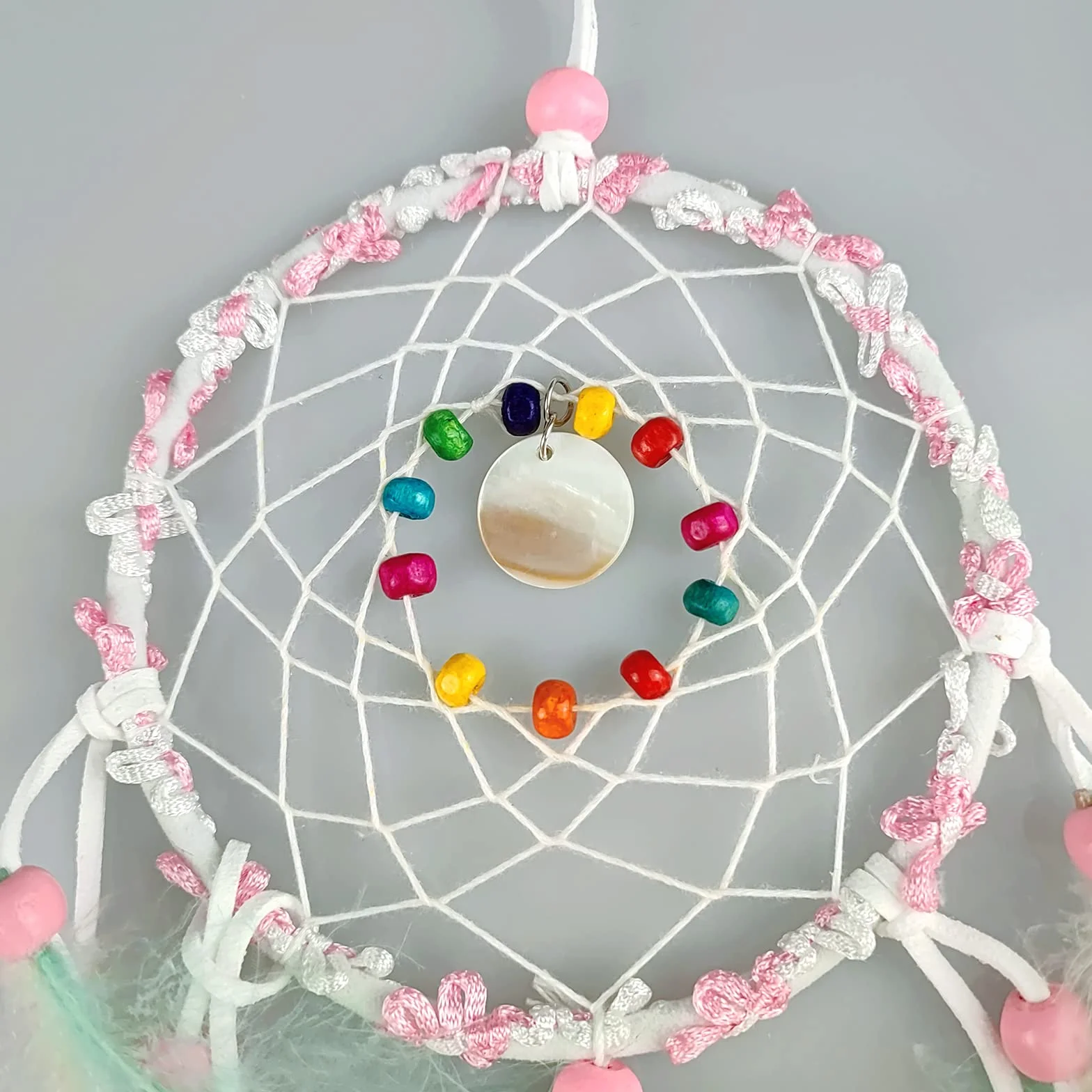 FuninCrea Atrapasueños con Pluma, Atrapasueños Hecho a Mano Estilo Indio, Atrapador de Sueños Dream Catcher para Decoración, Dreamcatcher Atrapa Sueños para Sala de Estar, Dormitorio (Rosa)