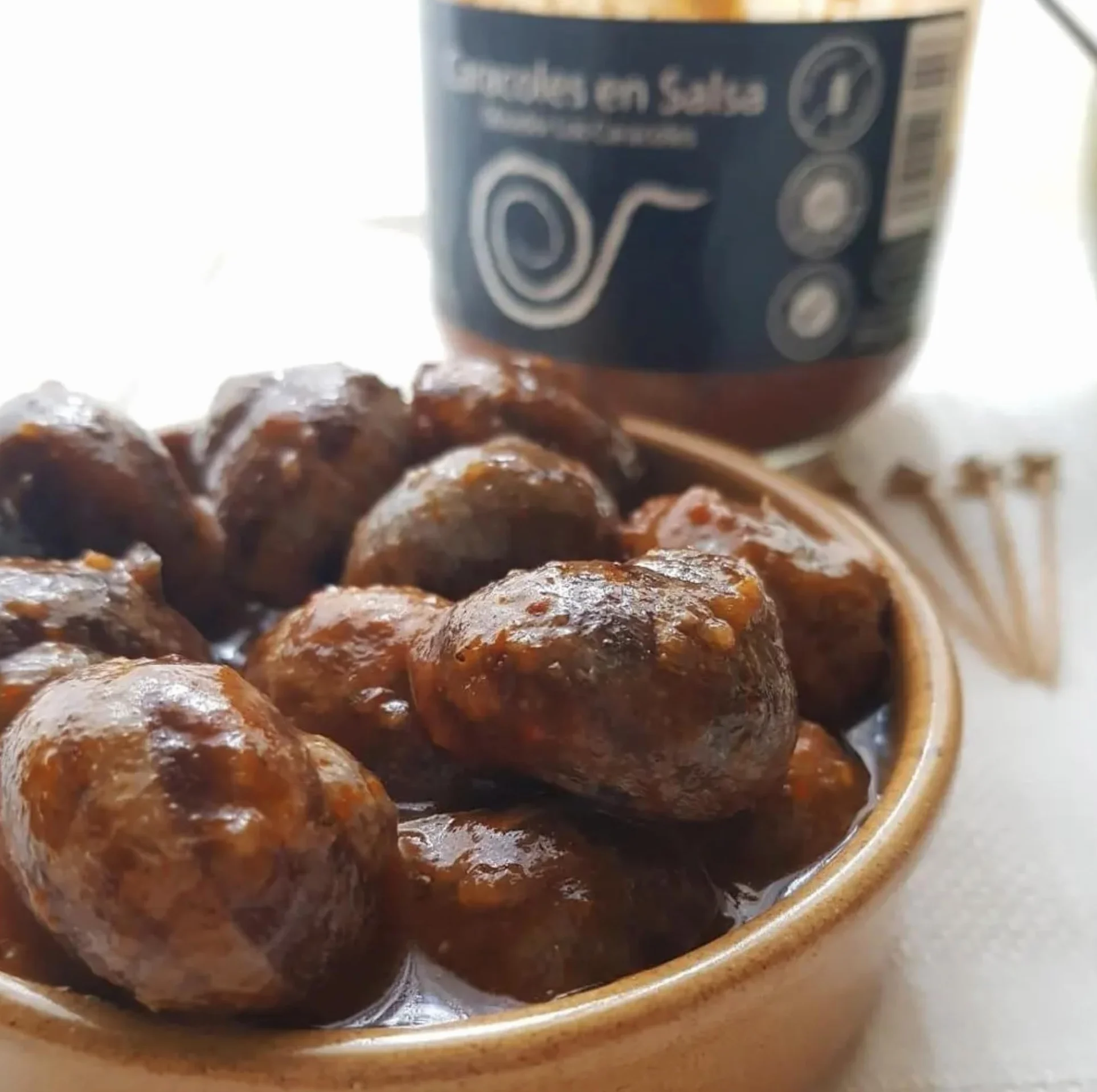 Caracoles en Salsa 550g, Receta Casera con Chorizo y Jamón, Comida Tradicional Española en Conserva Gourmet