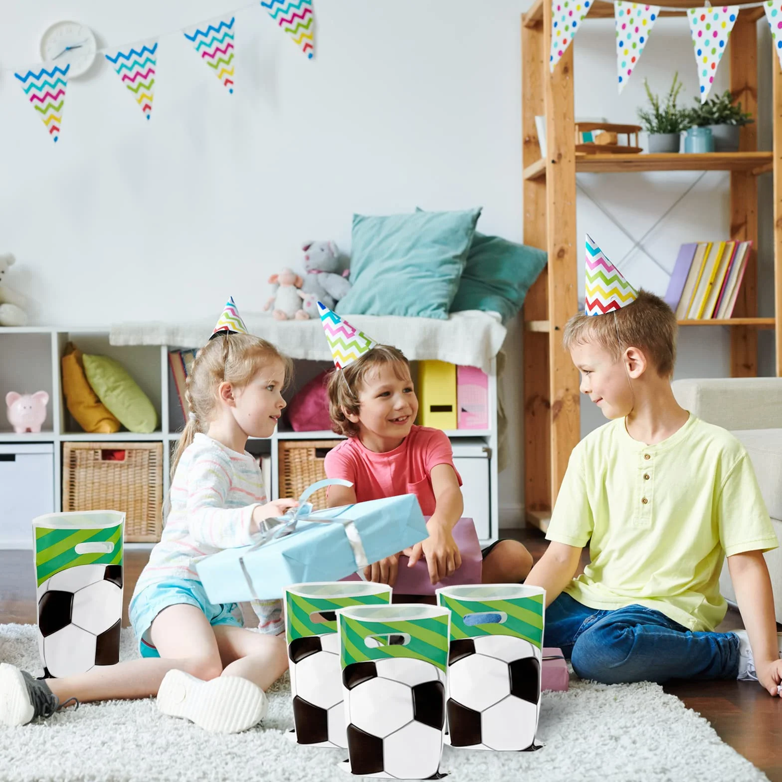ASTARON 30 bolsas de regalo de cumpleaños de fútbol para fiestas infantiles, bolsas de plástico para fiestas de fútbol, ​​bolsas de regalo para niños, regalos de fútbol, ​​suministros de decoración