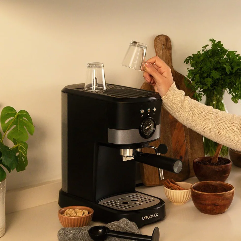 Cecotec Cafetera Express Power Espresso 20 Pecan Pro 1100W 20bars ForceAroma Vaporizador Orientable Brazo Doble Negro