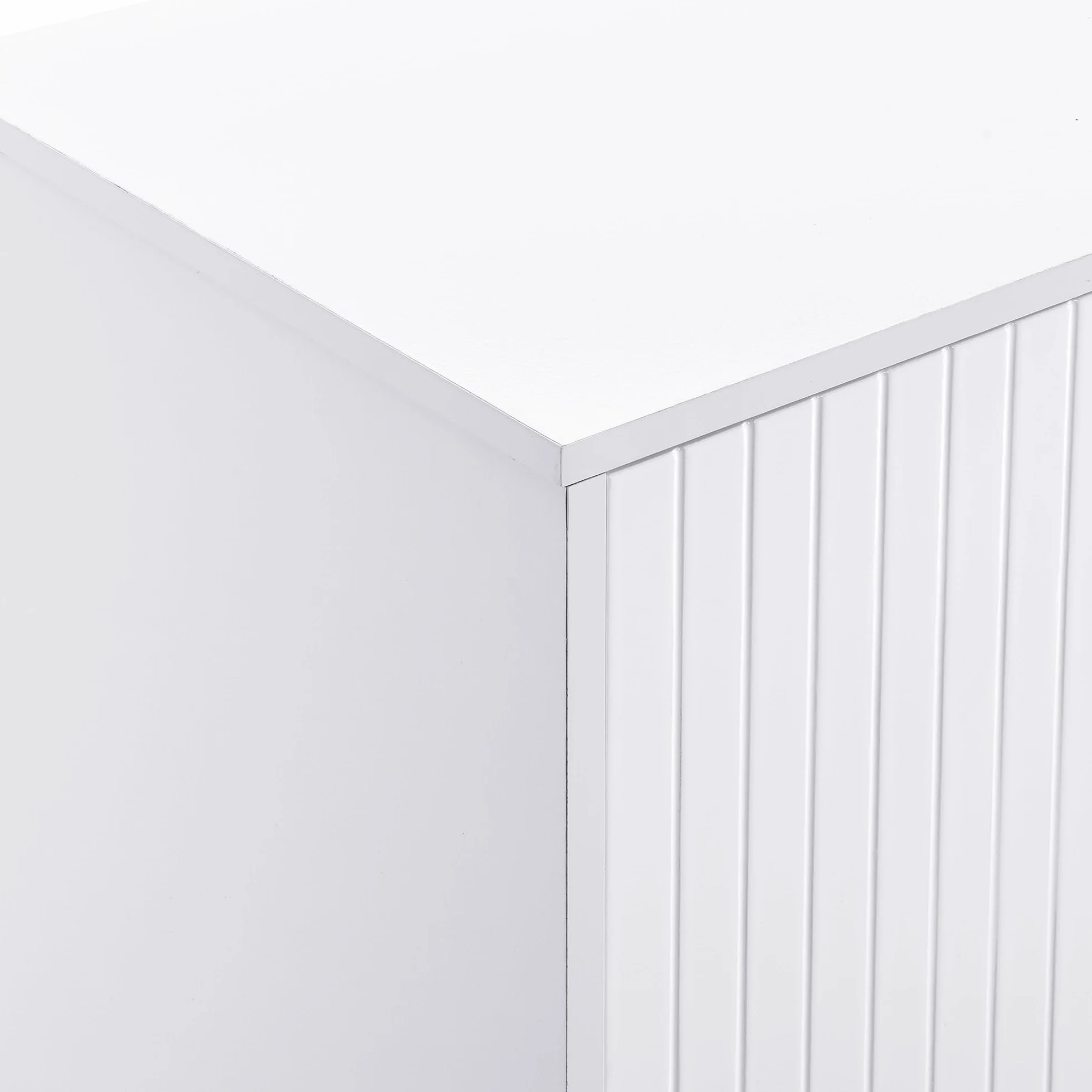 Aparador brillante, 4 puertas, tiradores y patas de metal, diseño geométrico en blanco, 140L*40L*80H, apto para salas de estar