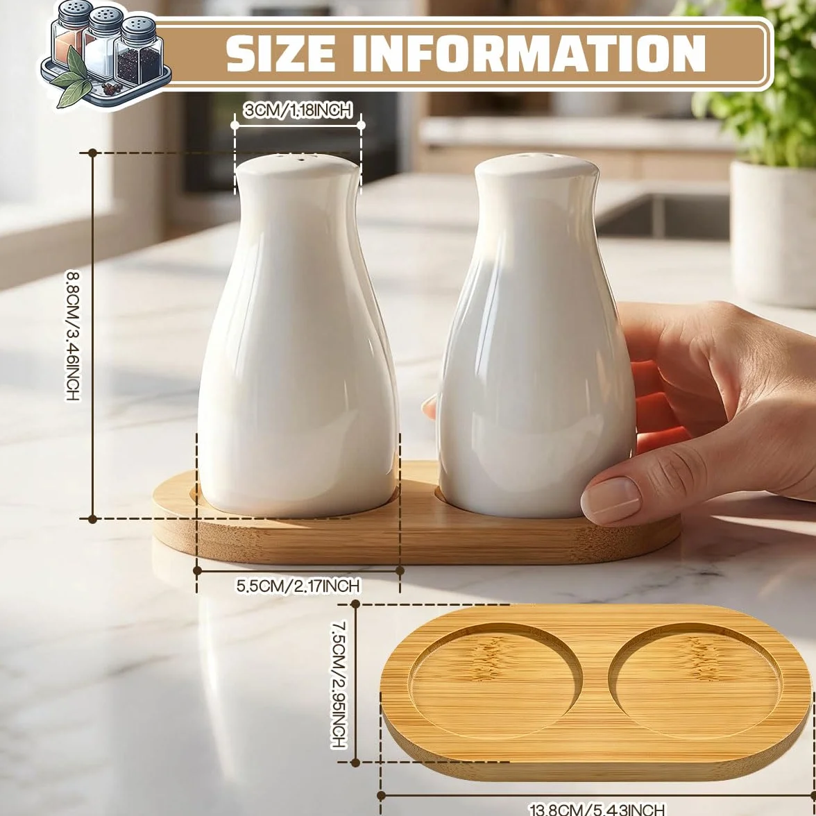 Juego de Salero y Pimentero de Cerámica Blanca 3 y 5 Agujeros Set de Sal y Pimienta Elegante Recipiente para Especias con Bandeja de Bambú y con Etiqueta para Cocina Mesa Picnic Barbacoa Camping, 2uds