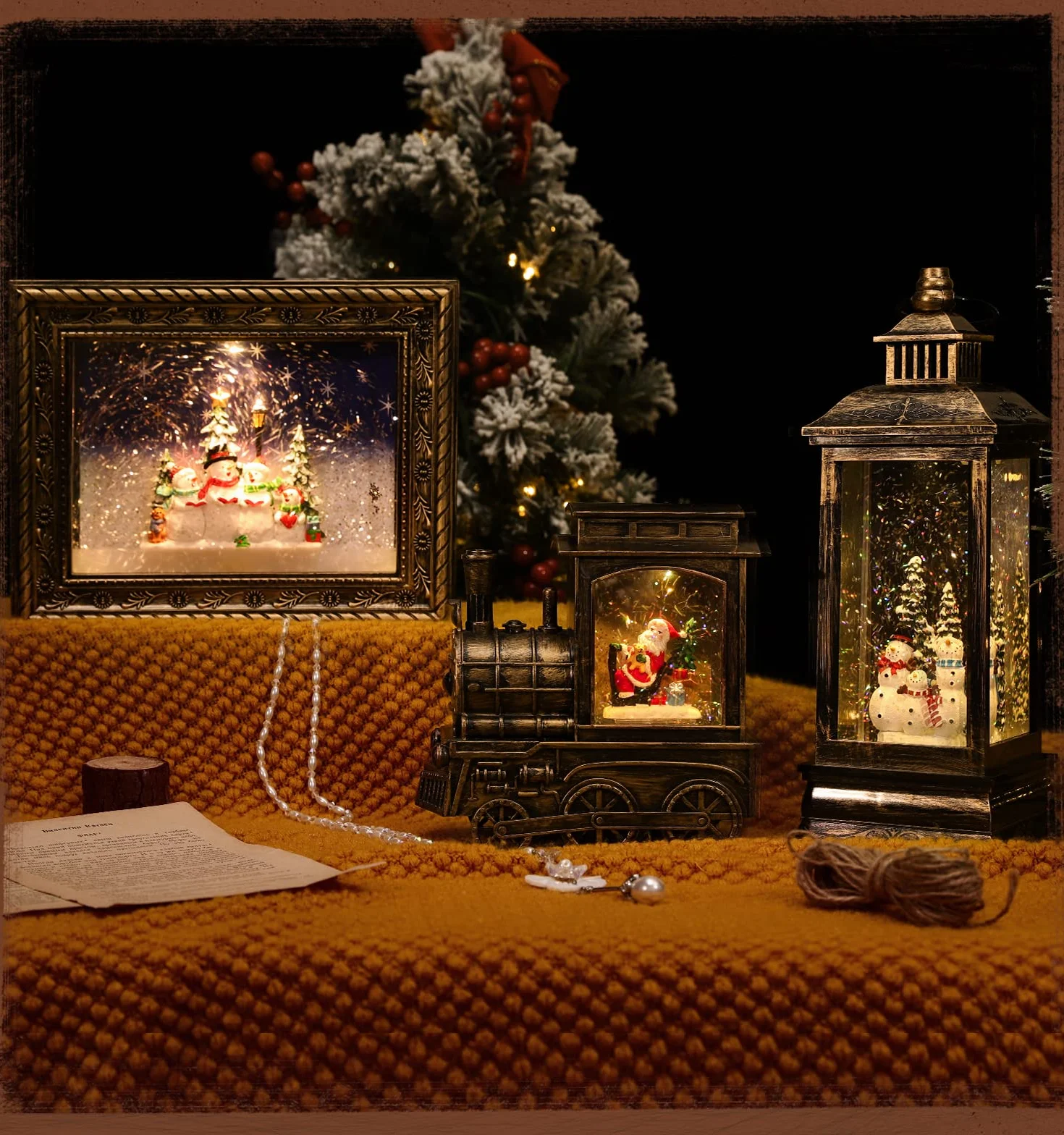 Lewondr Bola de Nieve Musical de Navidad, Caja de Música Decorativa en Forma de Tren con Papá Noel, Decoración de Mesa Funciona con Pilas/USB con Purpurina Remolinada & Proyección & Temporizador