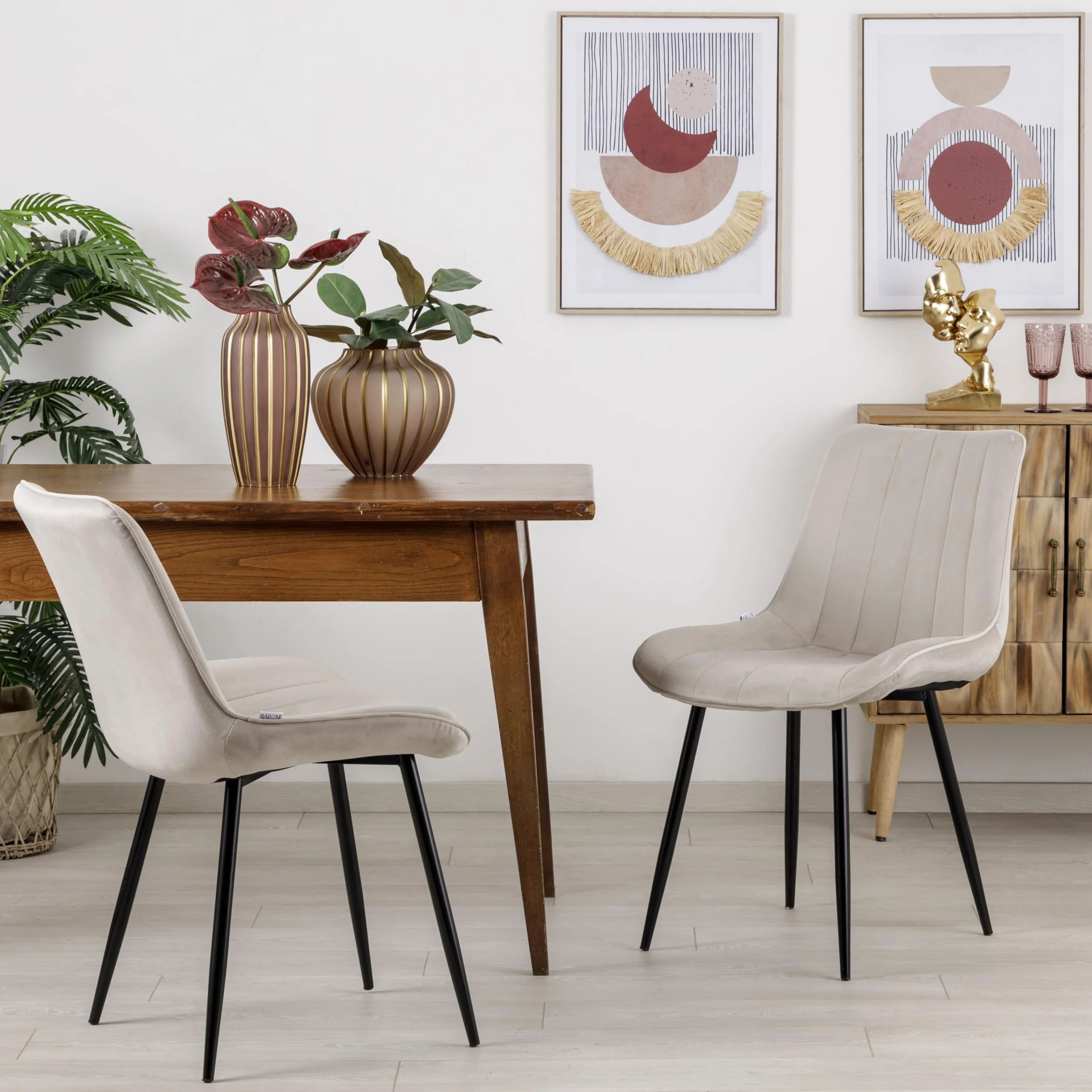 Baroni Home Juego de 4 sillas Modernas con Revestimiento de Terciopelo y Patas de Acero Negro, para salón, Dormitorio, Comedor, 53 x 86 x 44 cm, Beige