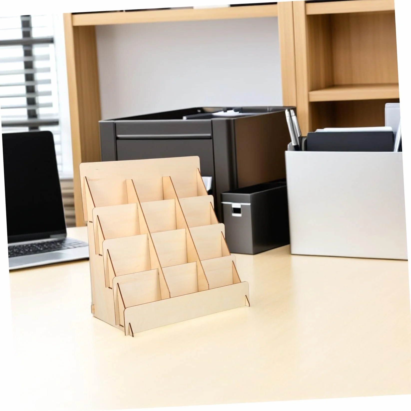 Uonlytech Porta Tarjetas de Felicitación de Madera 4 Niveles, Organizador Versátil para Exhibición en Mesa y Optimización de Espacio Estilo Rústico Natural
