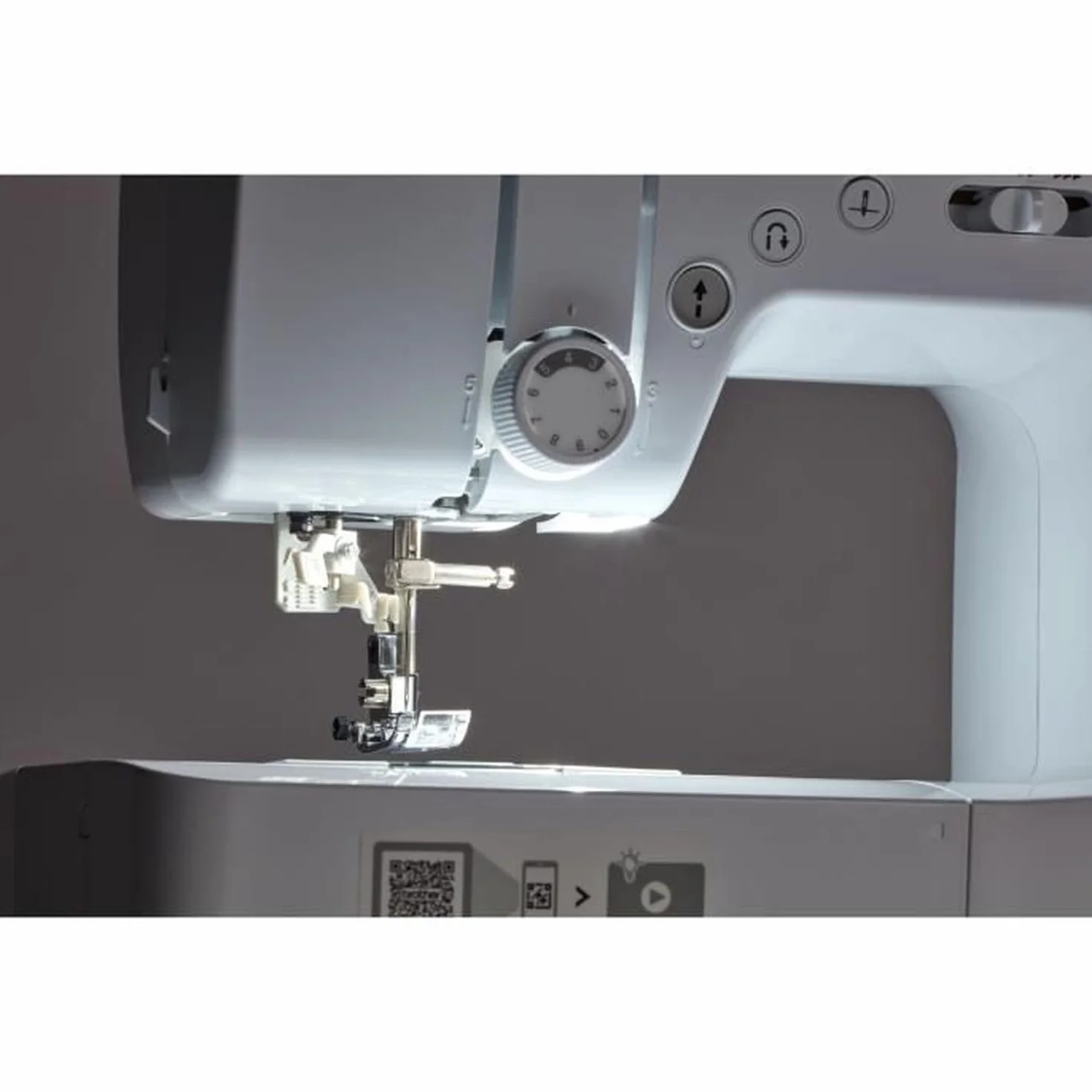 Mquina de coser electrnica BROTHER FS40s-40 puntadas-Sistema de enhebrado de agujas-Pantalla LCD-Teclas de seleccin-Brazo libre