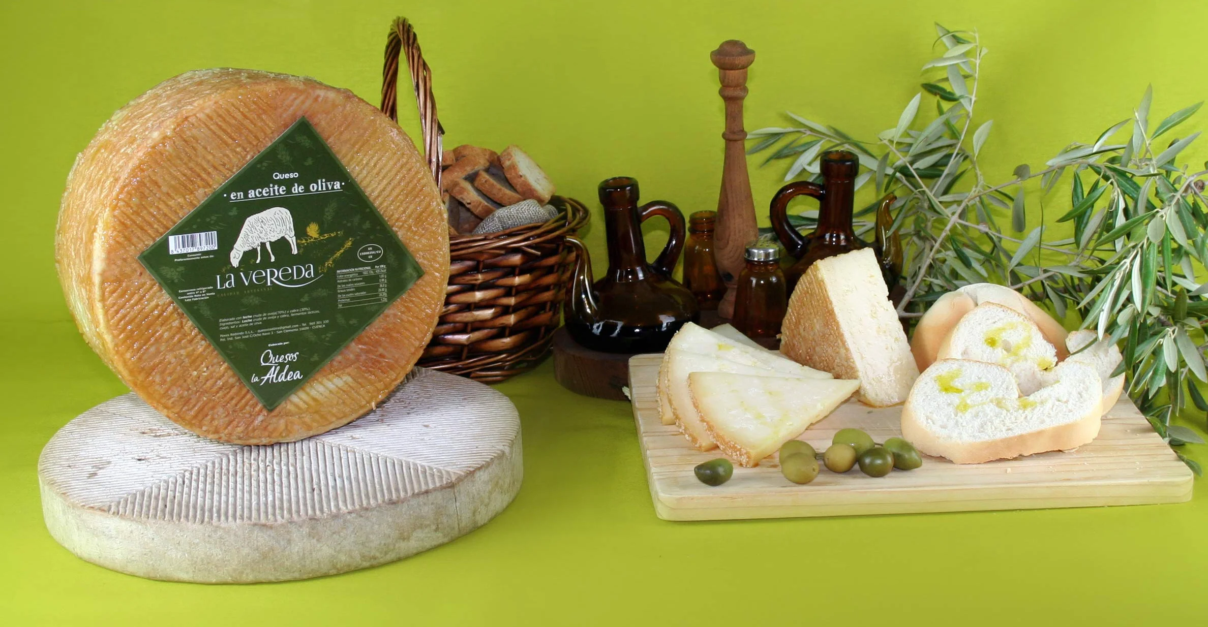 QUESOS LA ALDEA Queso Artesano de Oveja y Cabra Curado en Aceite de Oliva 0,75 kg