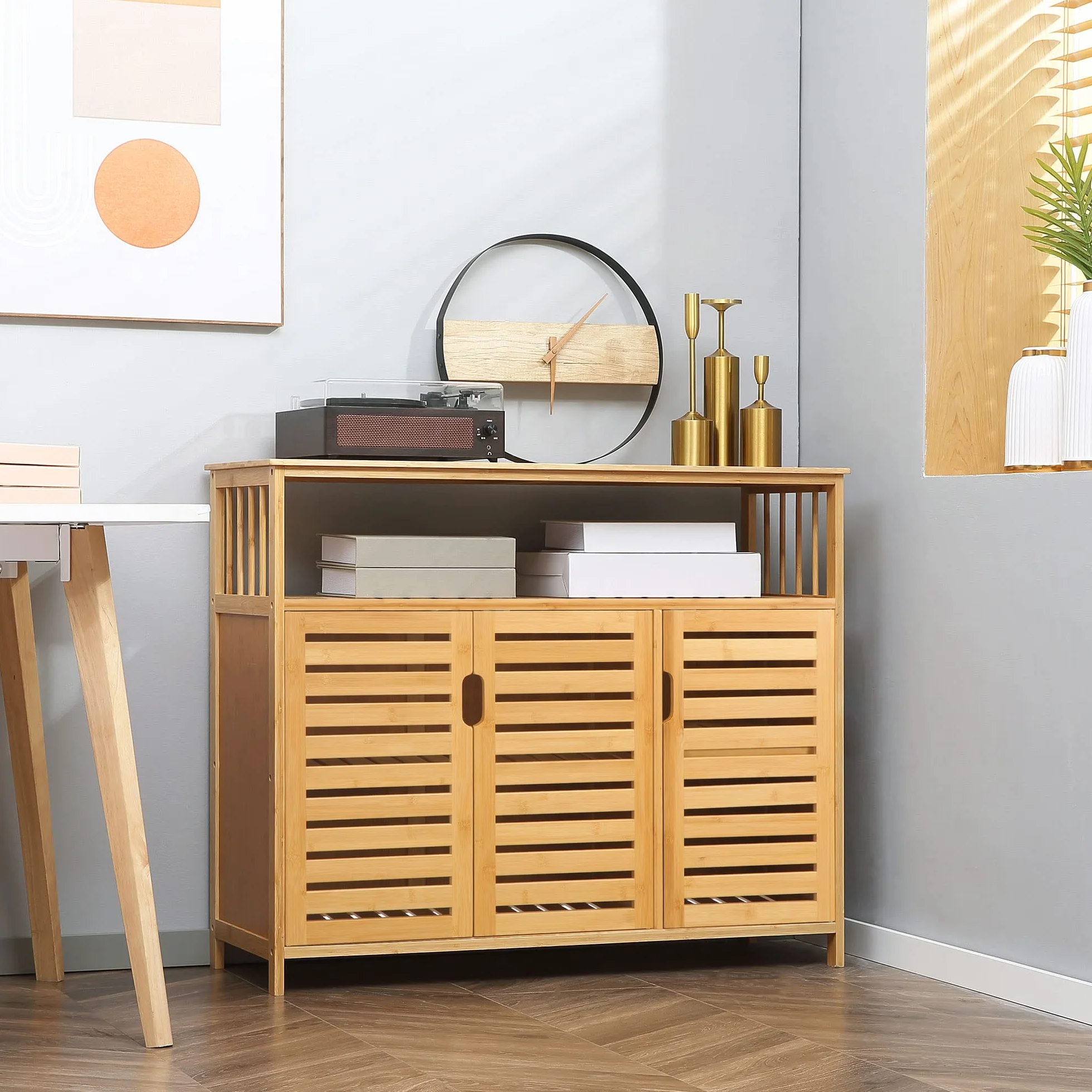 HOMCOM Aparador de 3 Puertas Ranuradas Aparador para Salón de Bambú con Estantes para Comedor Cocina Entrada Natural 100x35x82 cm