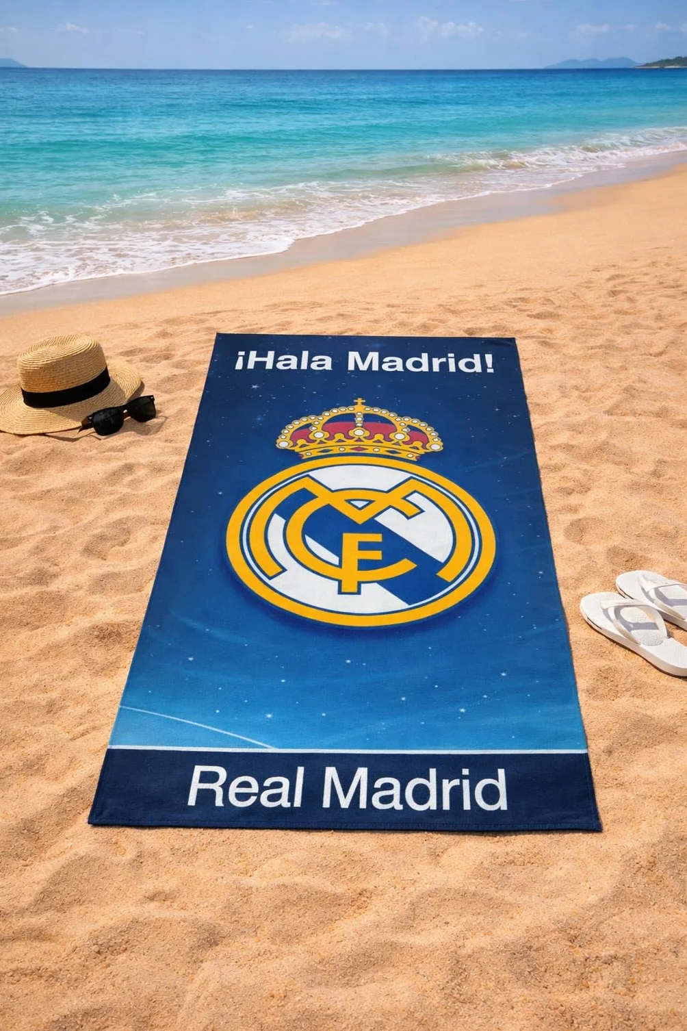 Real Madrid Toalla Playa Oficial 70x140 cm – 100% Microfibra, Secado Rápido, Ligera y Compacta – Toalla Piscina, Viaje y Deporte – Diseño Original Club Fútbol (HALA Madrid)