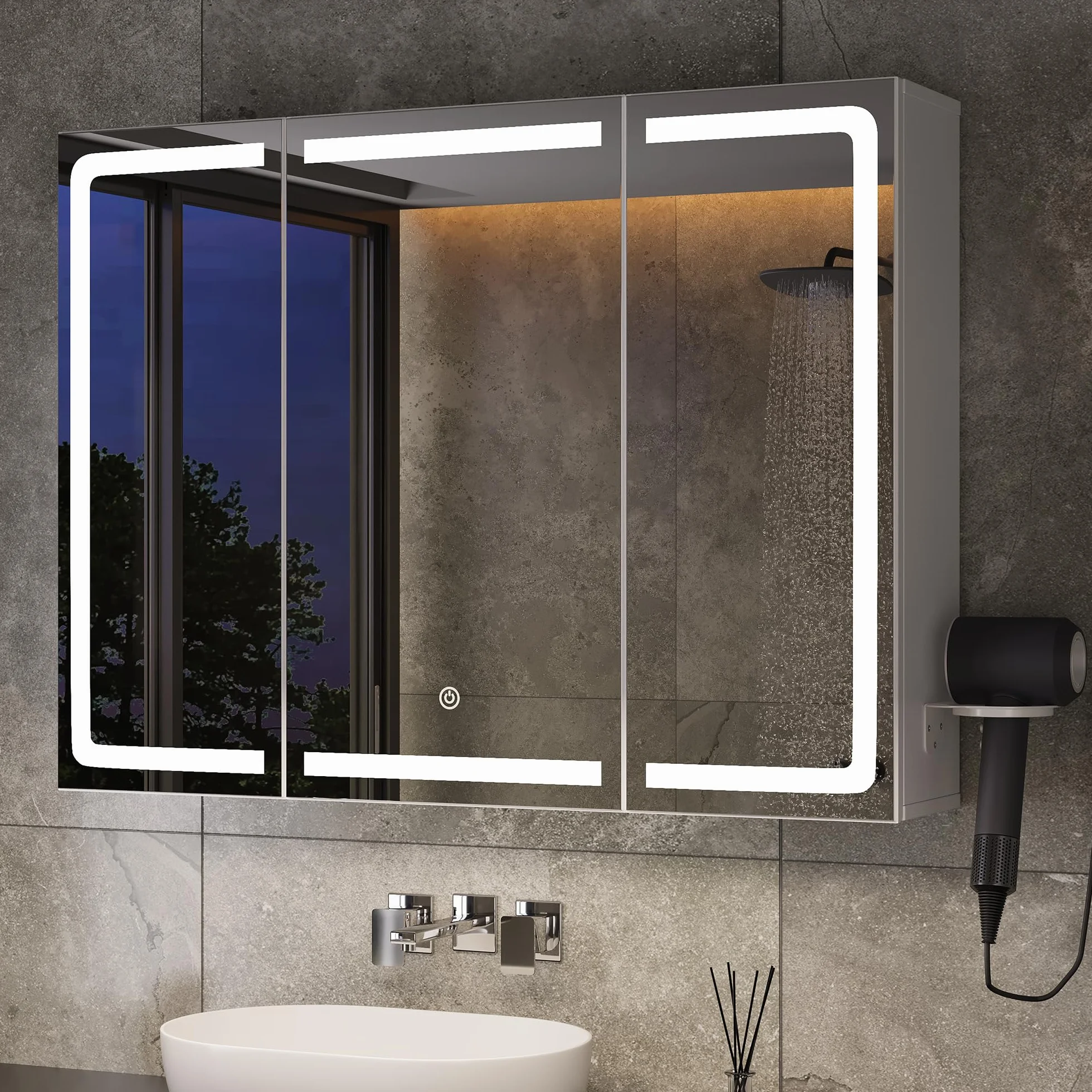 Armario Espejo Baño con Luz y Enchufe, 3 Puertas, Estantes Ajustables, 80x60x16 cm, Blanco