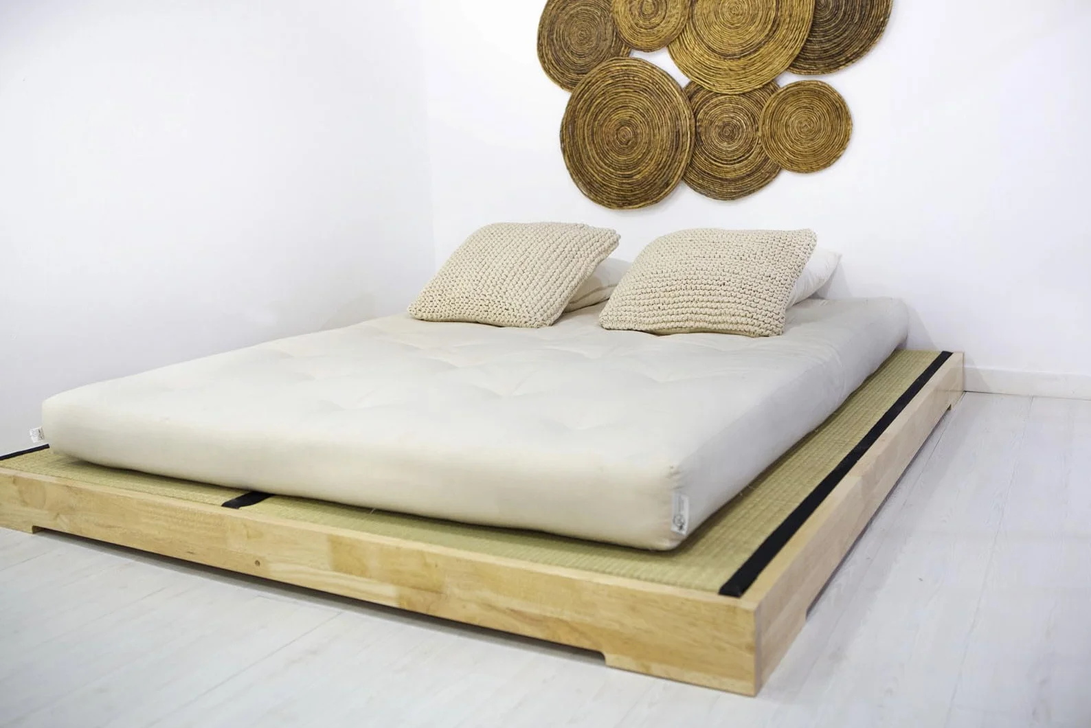 Base para Tatamis Modelo Macao de 180 x 200 cm, de Madera mazica Acabado Natural.