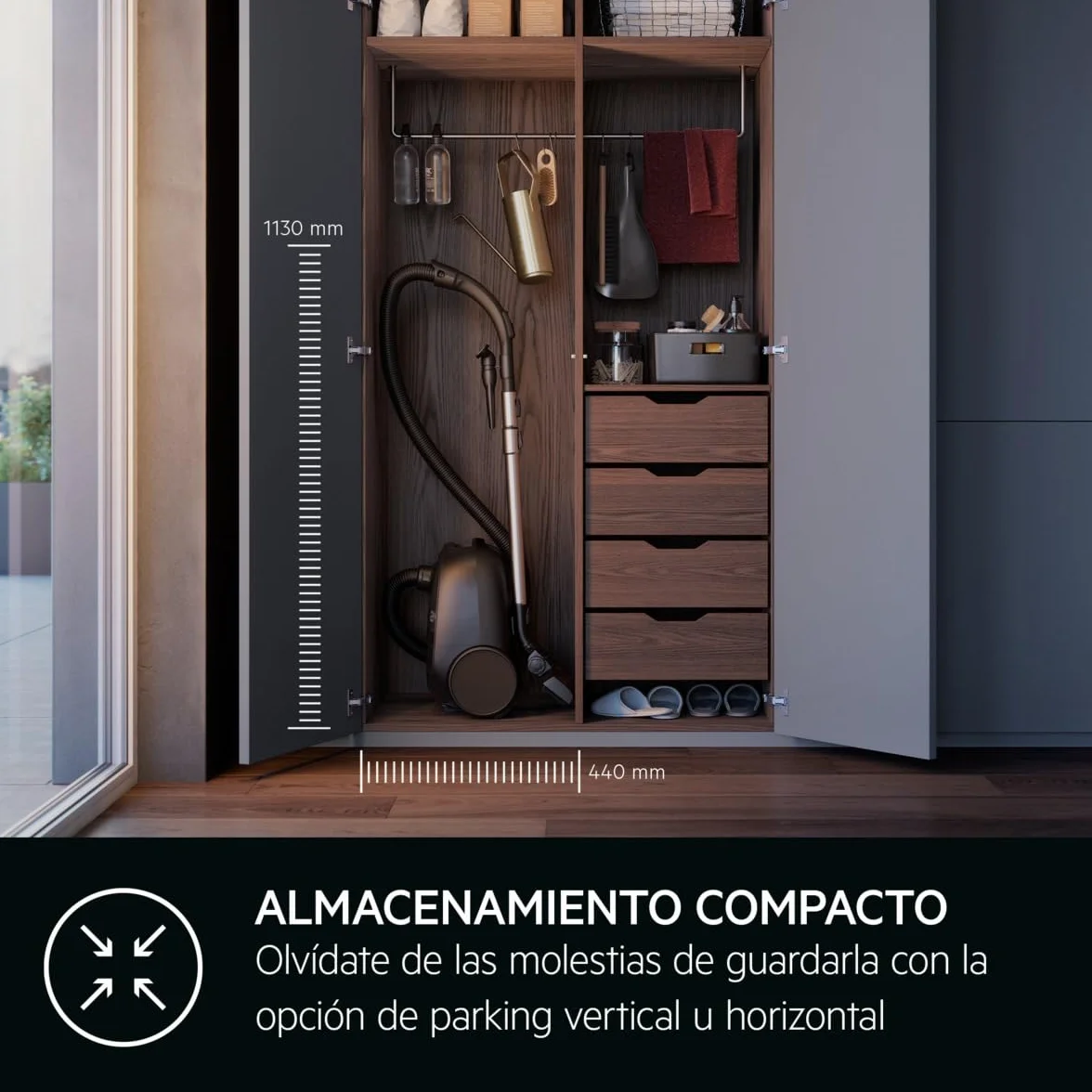 AEG AB61H6SW Aspiradora de Trineo con Bolsa, 850W de Potencia, 3,5L de Capacidad, Radio de acción 12m, Ruedas XL, Filtro Lavable, 3 cepillos + 3 Accesorios, 10 años garantía, Blanco