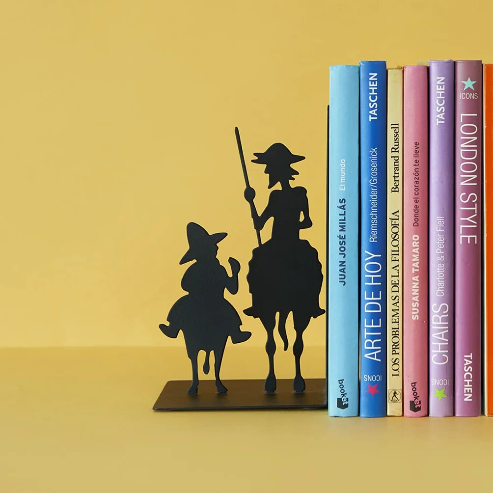 Balvi - Don Quijote sujetalibros de Metal. Inspirado en la Obra de Cervantes.